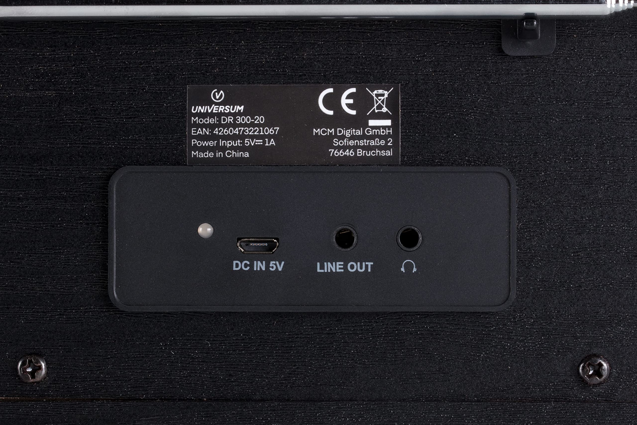 UNIVERSUM DAB Digitalradio, UKW Radio, mit Bluetooth, Kopfhörerausgang und Akku DR 300-20