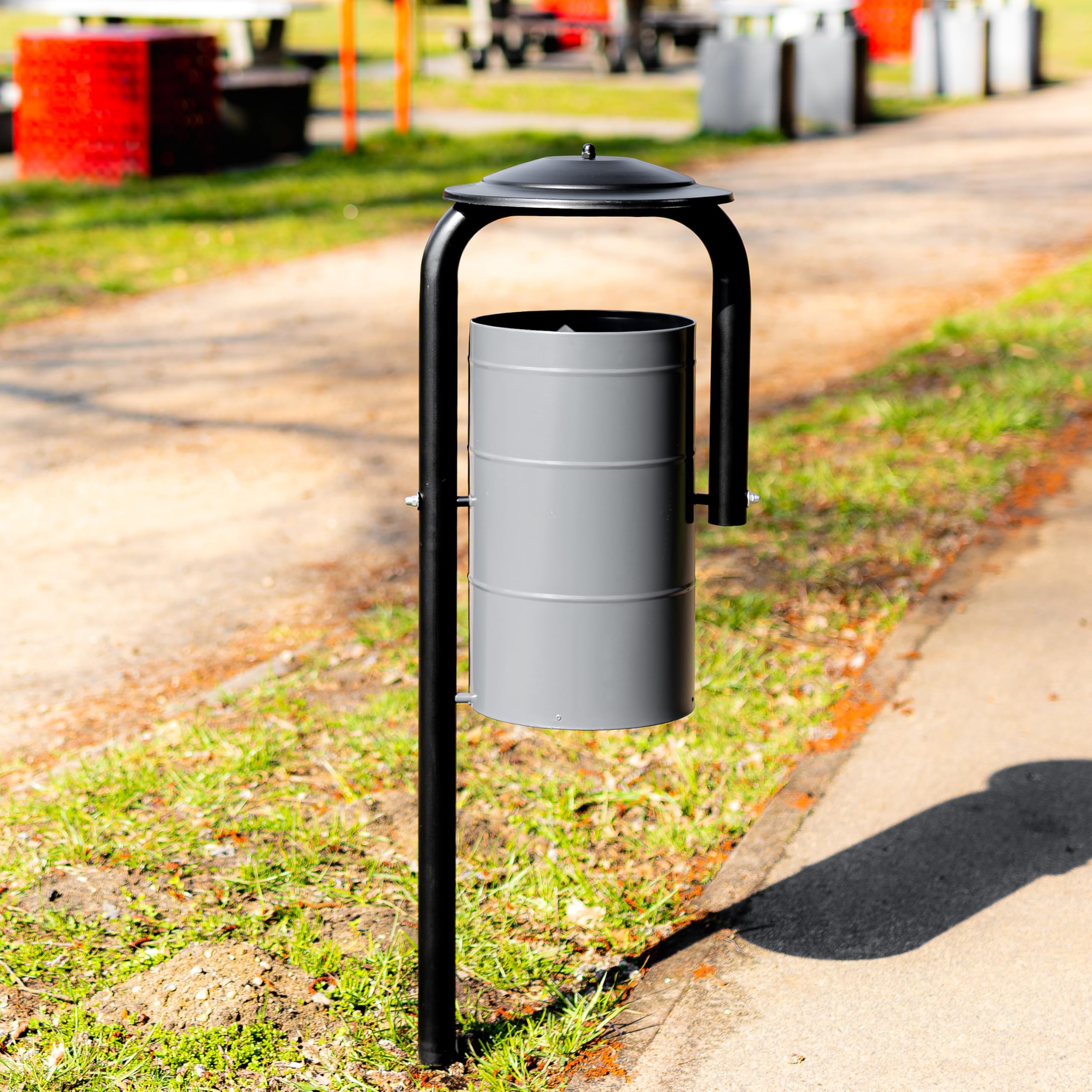 REKORD Robuster Abfallbehälter Grau 30L Mülltonne für Park Garten Stadt Outdoor Wetterfest Metall Modernes Design mit Regenschutz