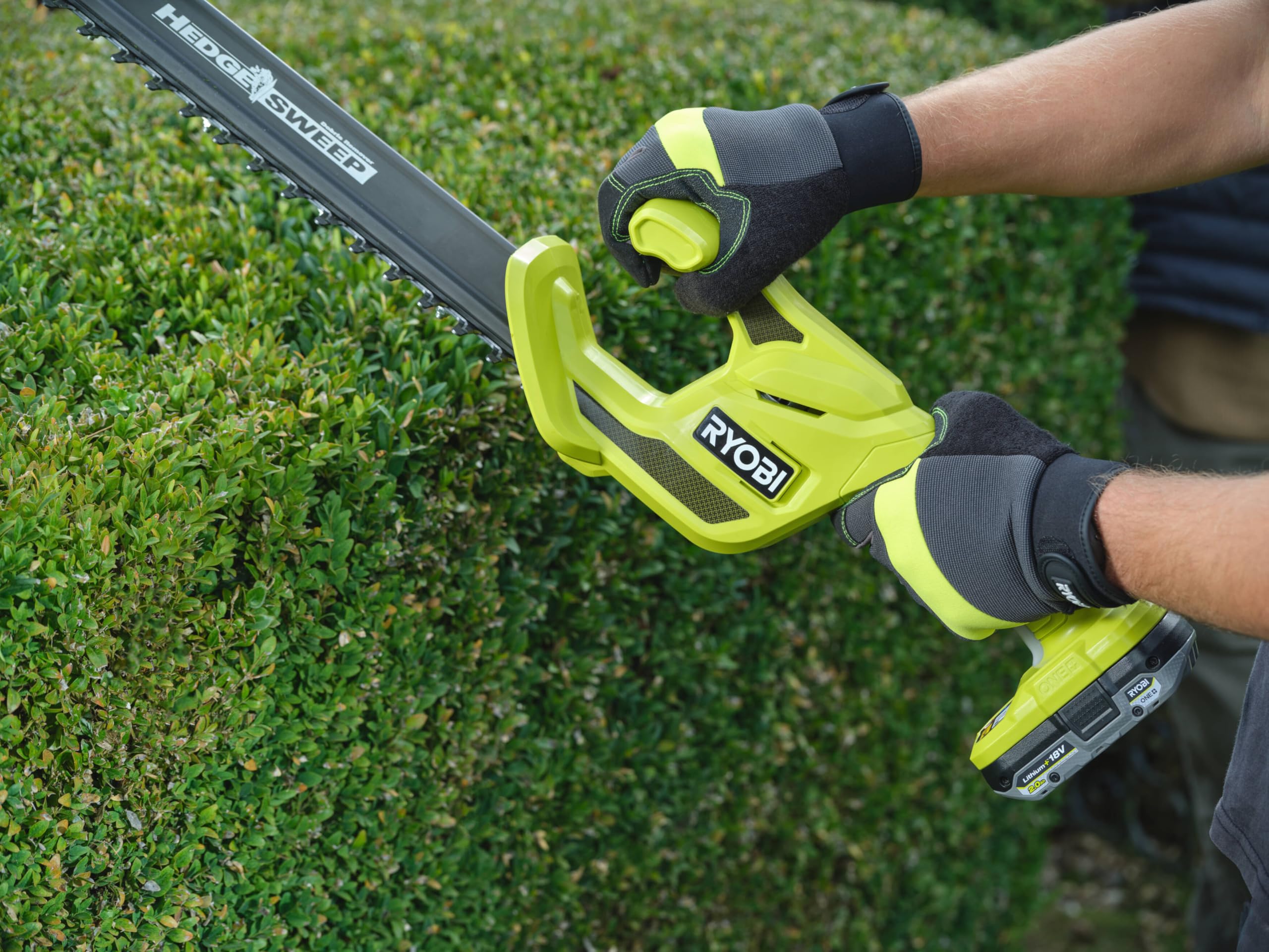 RYOBI 18 V ONE + akumulatorowe nożyce do żywopłotu RY18HT40B-0, długość brzeszczotu 40 cm, bez akumulatora i ładowarki