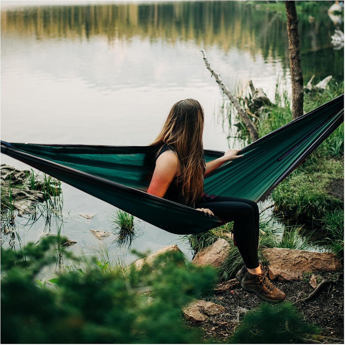 Evergreen Hamaca portátil para acampar al aire libre, liviana, individual y doble con correas para árboles para mochilero, camping, viajes, senderismo (individual, verde)