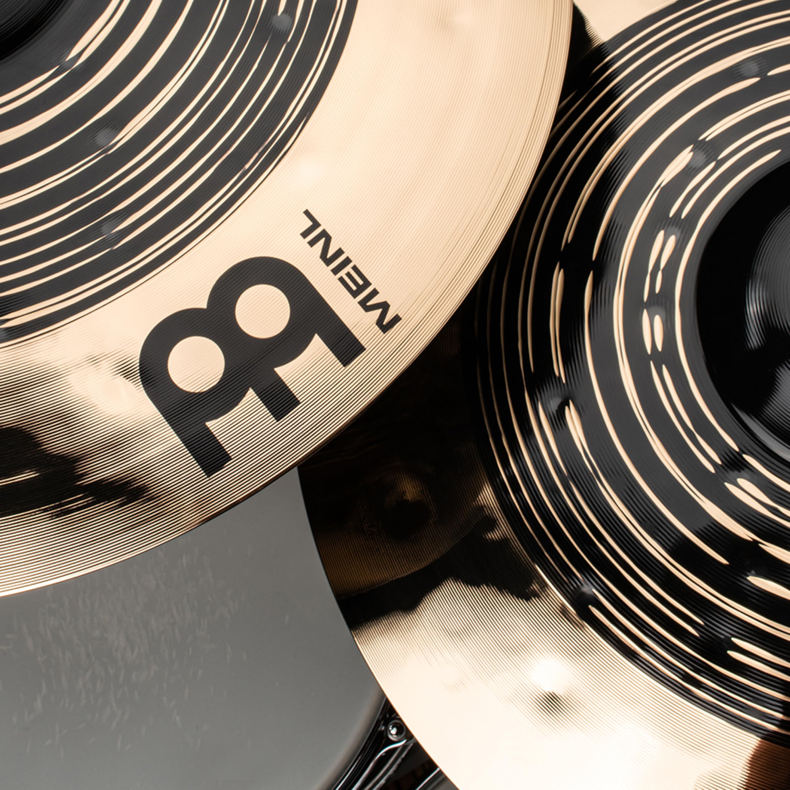 Meinl Cymbals Classics Custom Dual Piatto Splash 10 pollici (25,40cm) per Batteria - Bronzo B12, Finitura Scura e Brillante - Prodotto in Germania (CC10DUS)