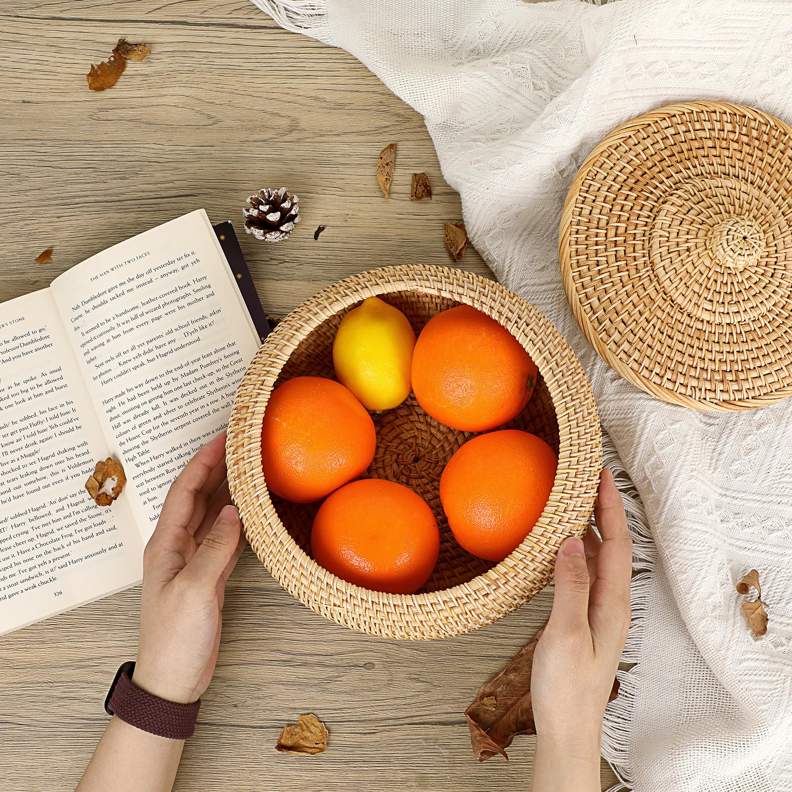 IGNPION Cesta de almacenamiento de ratán con tapa, canastas decorativas multiusos para estante y escritorio, cesta tejida para picnic, fruta, pan, huevo, cuenco (pequeño)