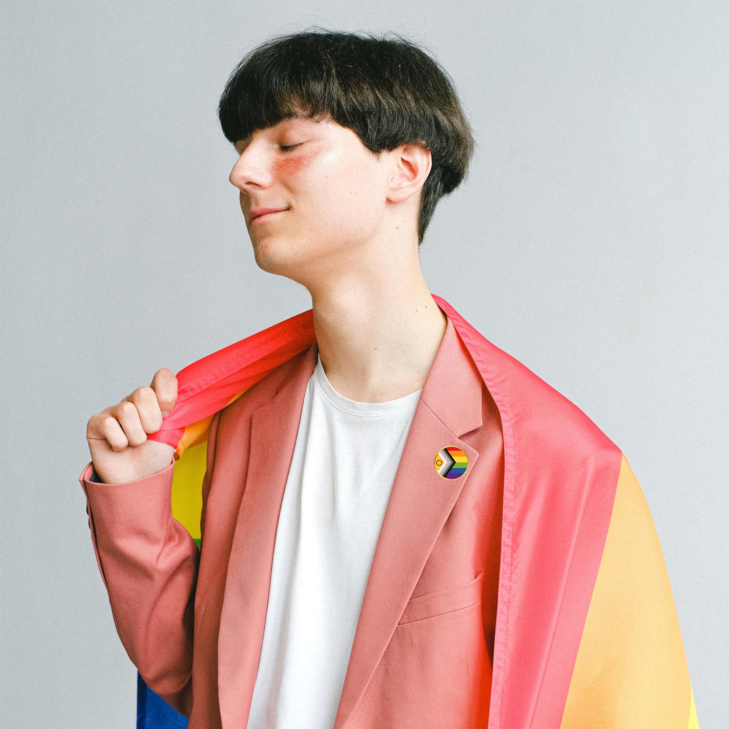 25/50/100 pines de solapa redondos inclusivos de orgullo de nuevo progreso LGBTQ con bandera de arco iris progresivo a granel