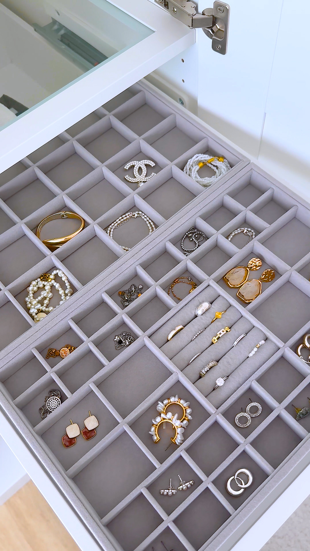 SIMPLE JOY PAX50 Schmuckeinsatz; Schmuck Organizer fr Ikea PAX  Kleiderschrank; Schmucktablett ersetzt Schmuckkasten Schmuckschatulle  Schmucklade, Silber Grau, Samt Velours : Amazon.de: Fashion