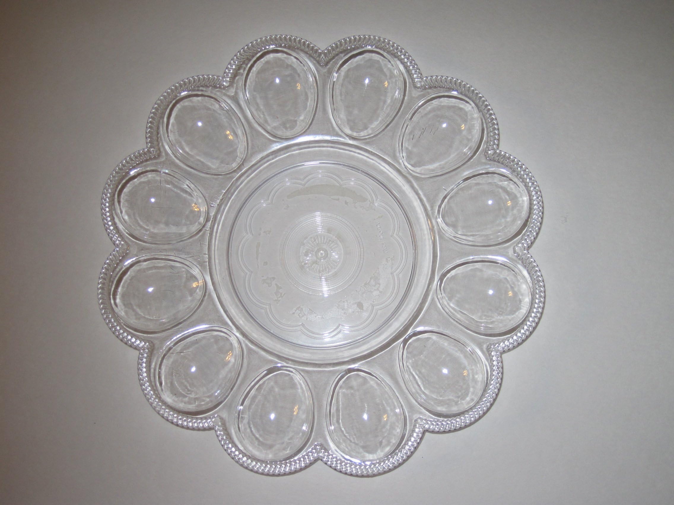 Plastic Deviled Egg Tray Round Holds 12 Pieces