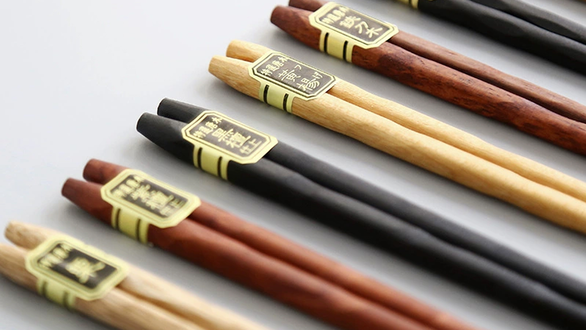 Set di bacchette e cucchiai in legno naturale Utensili da