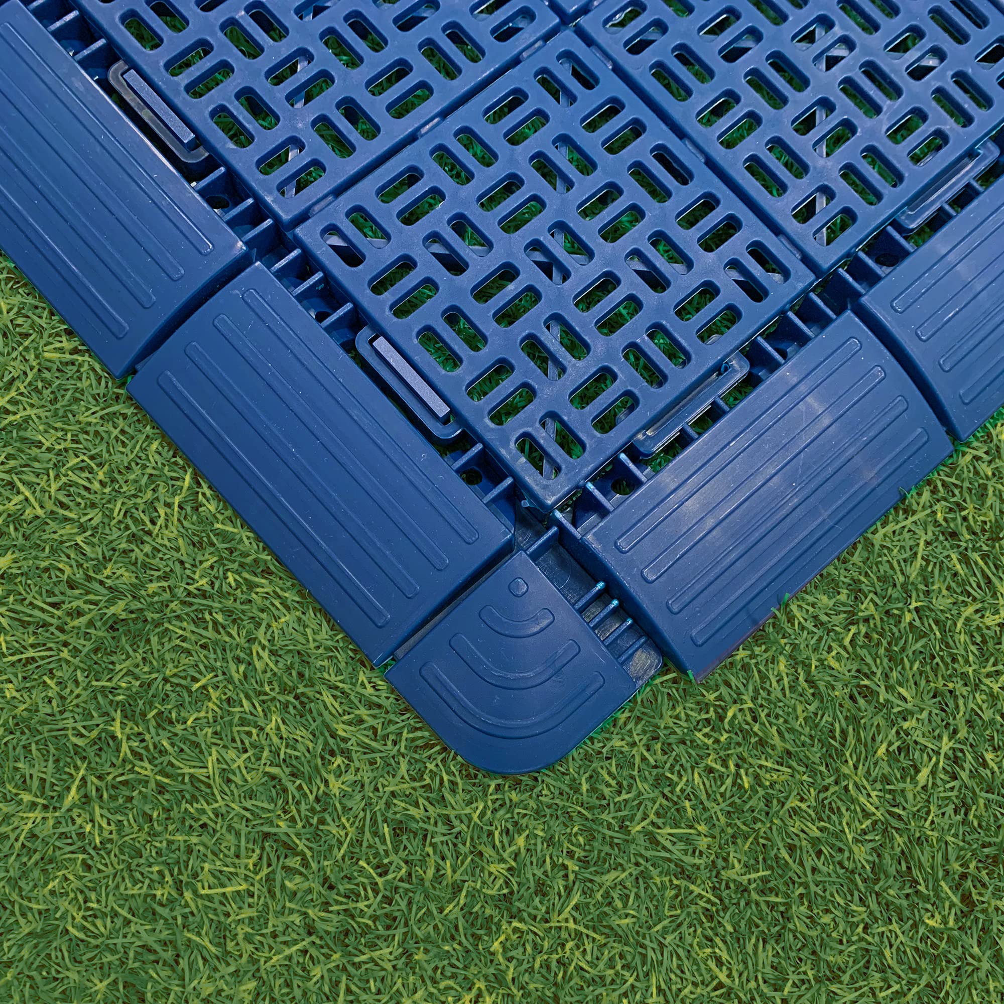 WELL HOME MOBILIARIO & DECORACIÓN Pack 3 baldosas para jardín efecto drenaje de 55,5x55,5 cm. Cobertura total 0,9 m2 – Colección Marte – Azul
