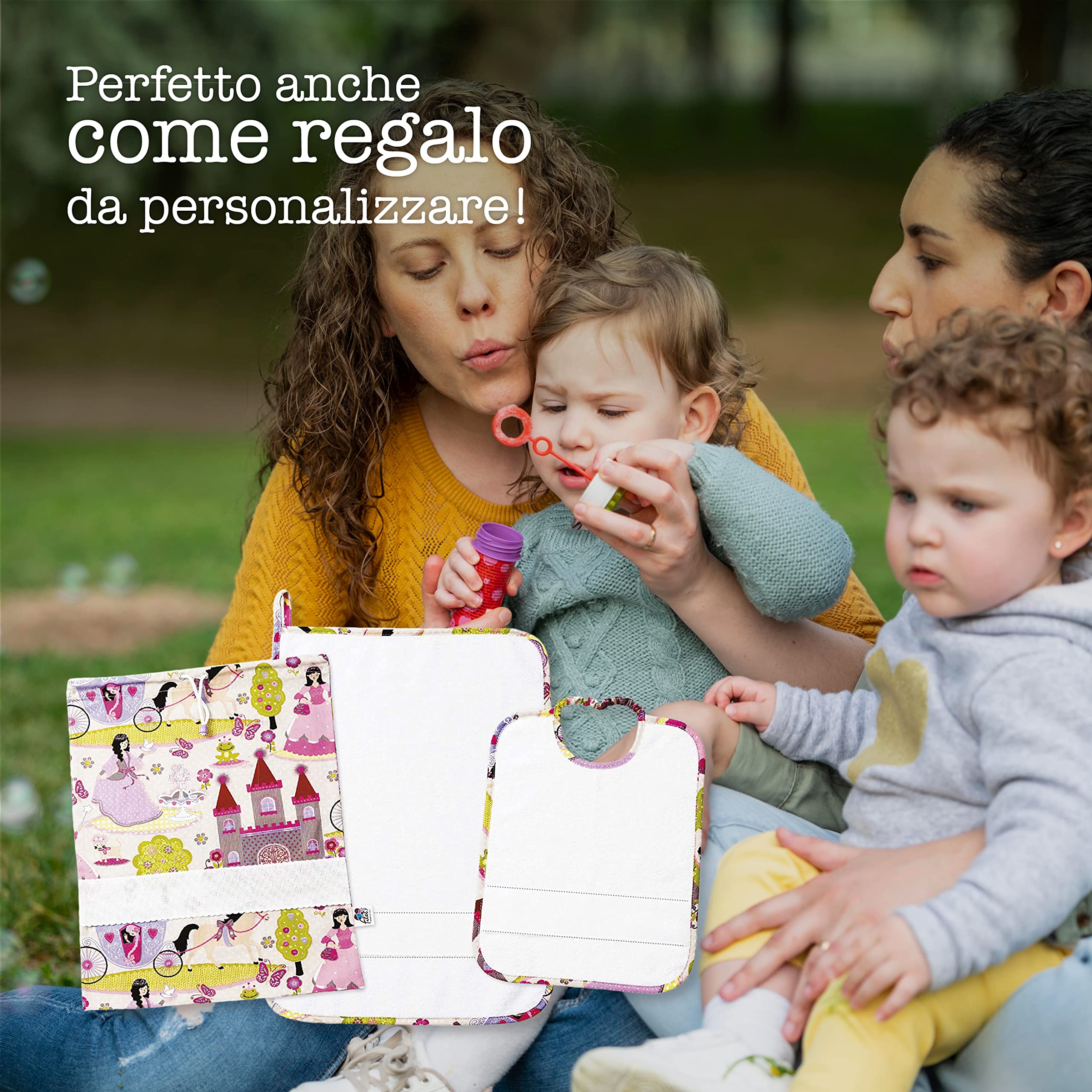 Filet - Set Asilo 3 Pezzi Fantasia Principesse con Tela Aida da Ricamare, Composto da Sacchetto, Asciugamano e Bavaglino in Spugna Bianca, 100% Cotone, Made in Italy