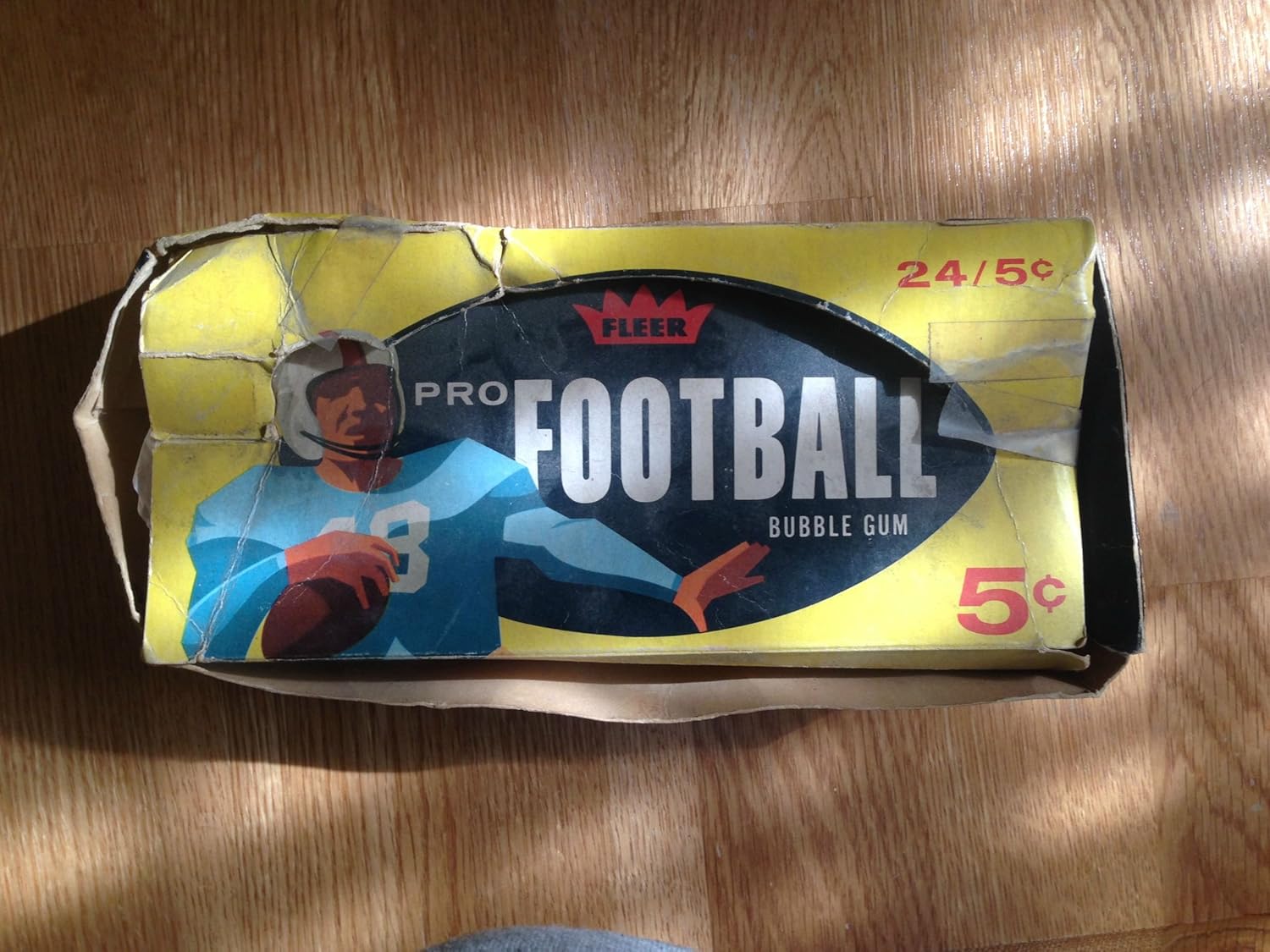 FLEER PRO FOOTBALL BUBBLE GUM TRADING CARDS EMPTY WAX BOX FAIR