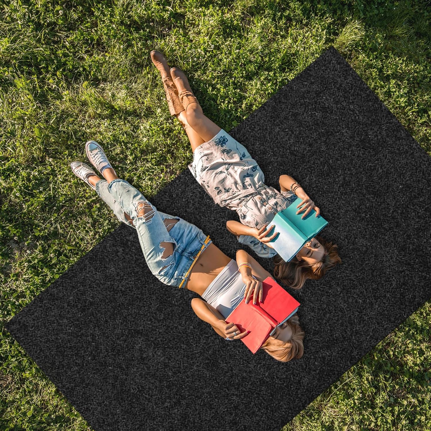 2 Pcs 5 x 8 FT Cornhole Mats: Professional Outdoor Cornhole Bags Game Pads, Portable Carrying Mats for Cornhole Board, Solid Pads for Tossing Bags in Backyard