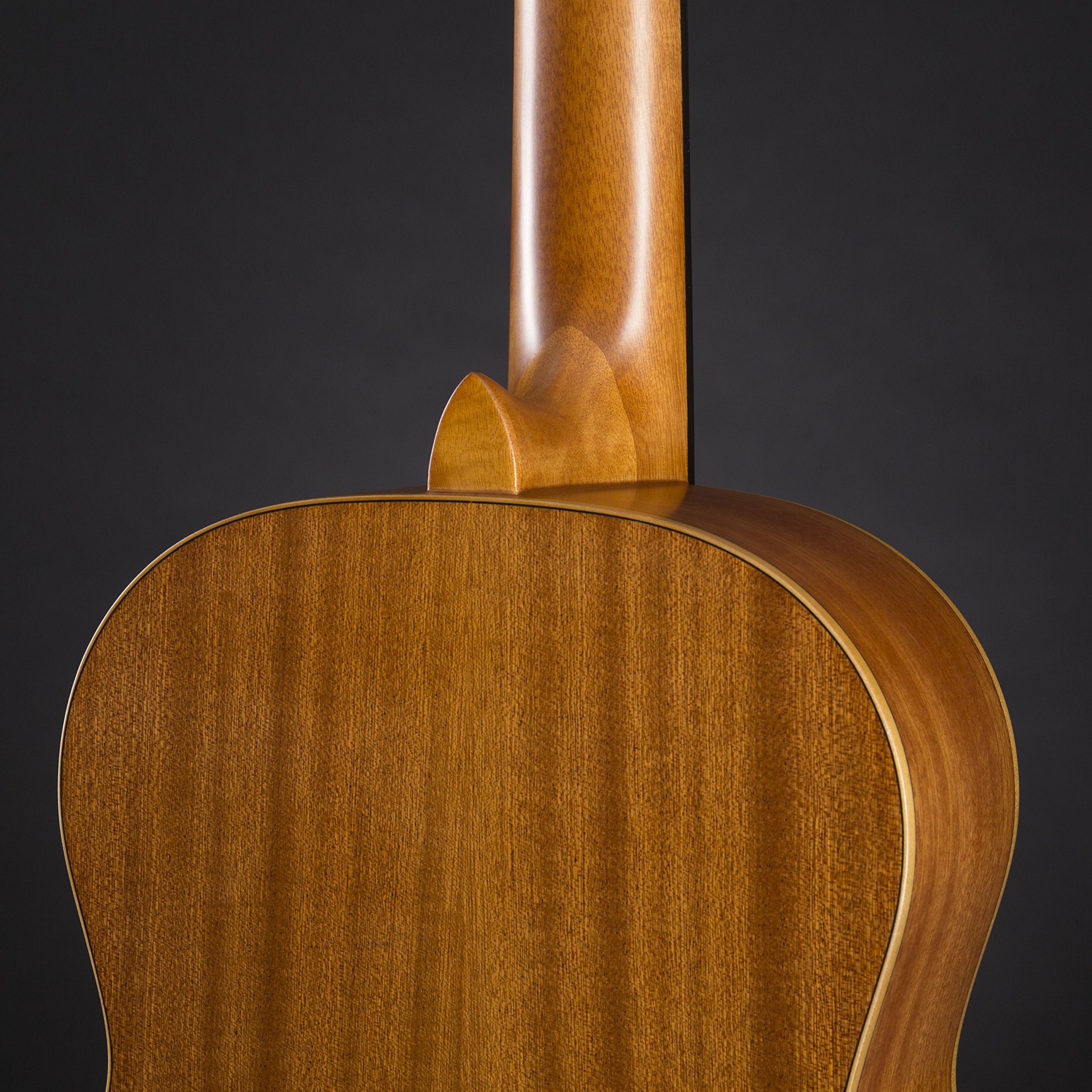 Ortega Guitars Konzert Gitarre Linkshänder – 3/4 – Family Series – Inklusive Gig Bag – Fichte, Mahagoni, Natur (R121L-3/4)