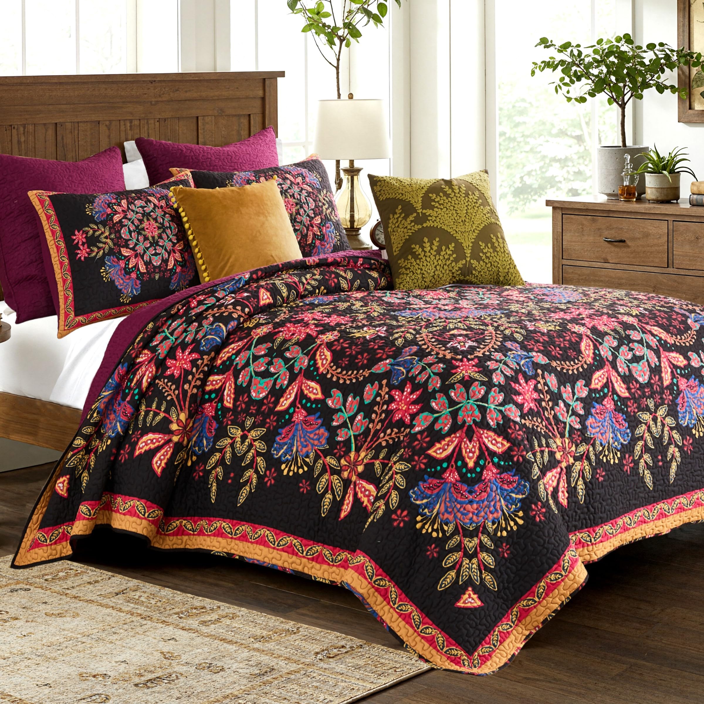 Photo 1 of Greenland Home Fashions Jessa Vintage Boho Collection Quilt Set, 3-Piece Full/Queen