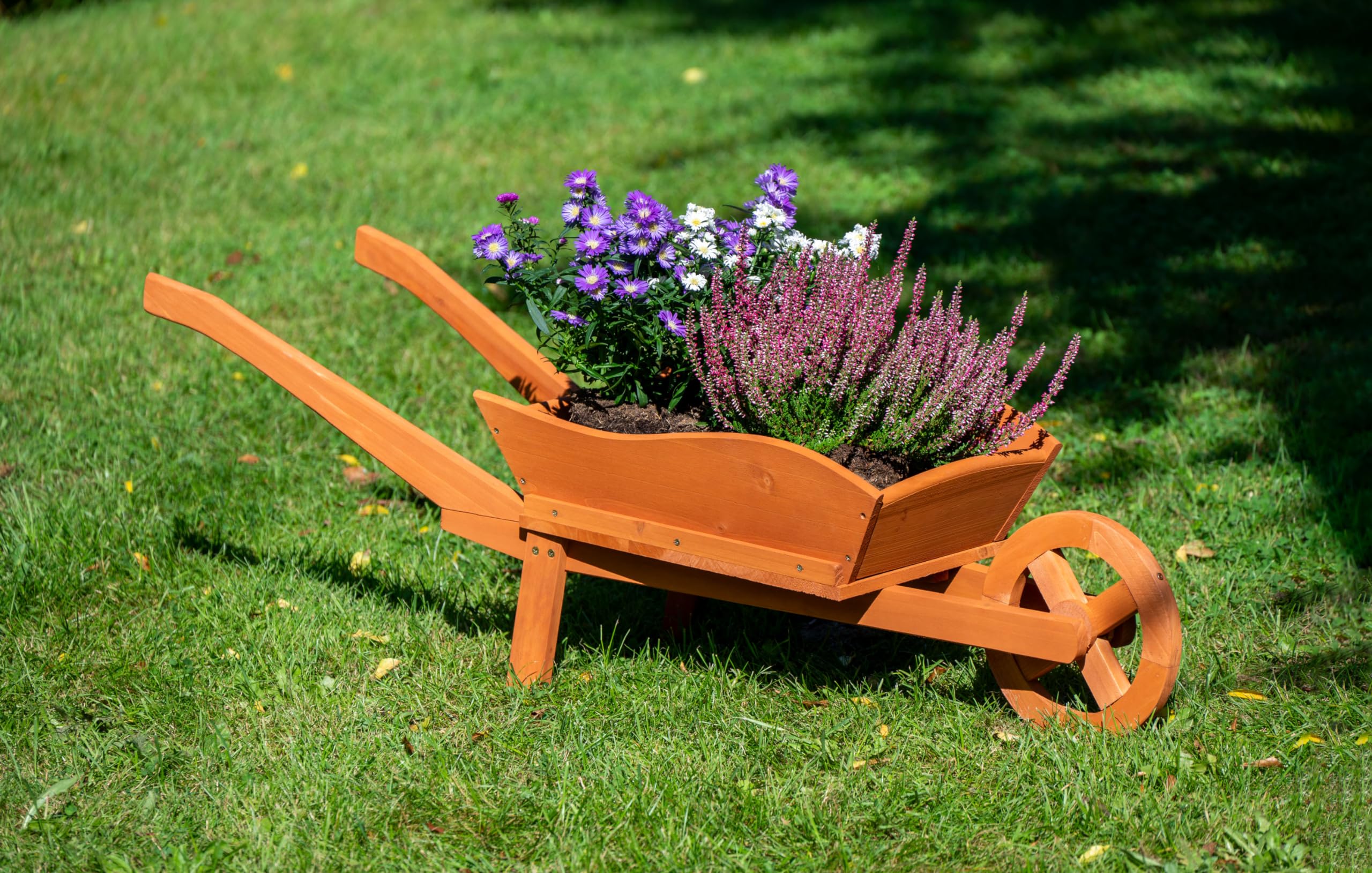 dobar® 29095e Pflanzschubkarre aus Holz | Dekorativer Pflanzkasten für Blumen | Blumenwagen | Pflanzwagen | Blumenkarre | Holzschubkarre zum Bepflanzen | 130 x 40 x 40 cm | Braun