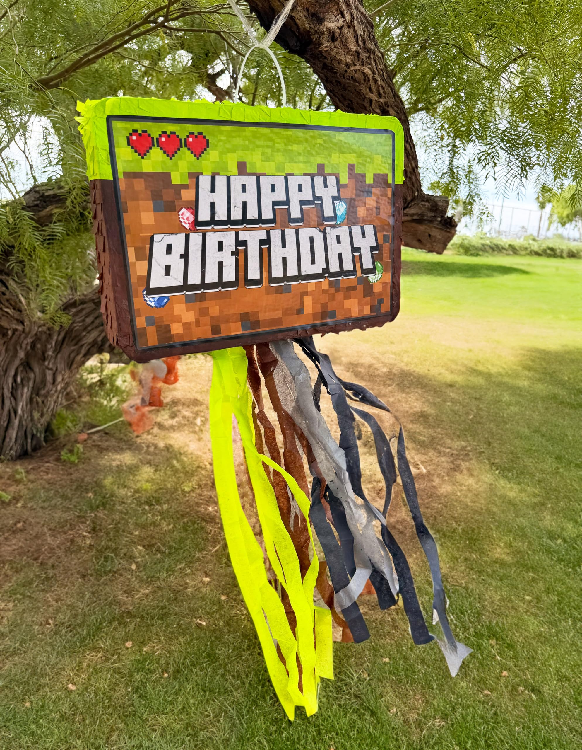 Lot de 4 piñata en forme de pixel minier, parfaites pour les décorations « Happy Birthday », la piñata Level Up, les jeux et les jeux vidéo pour garçons, convient aux cadeaux de fête et aux bonbons