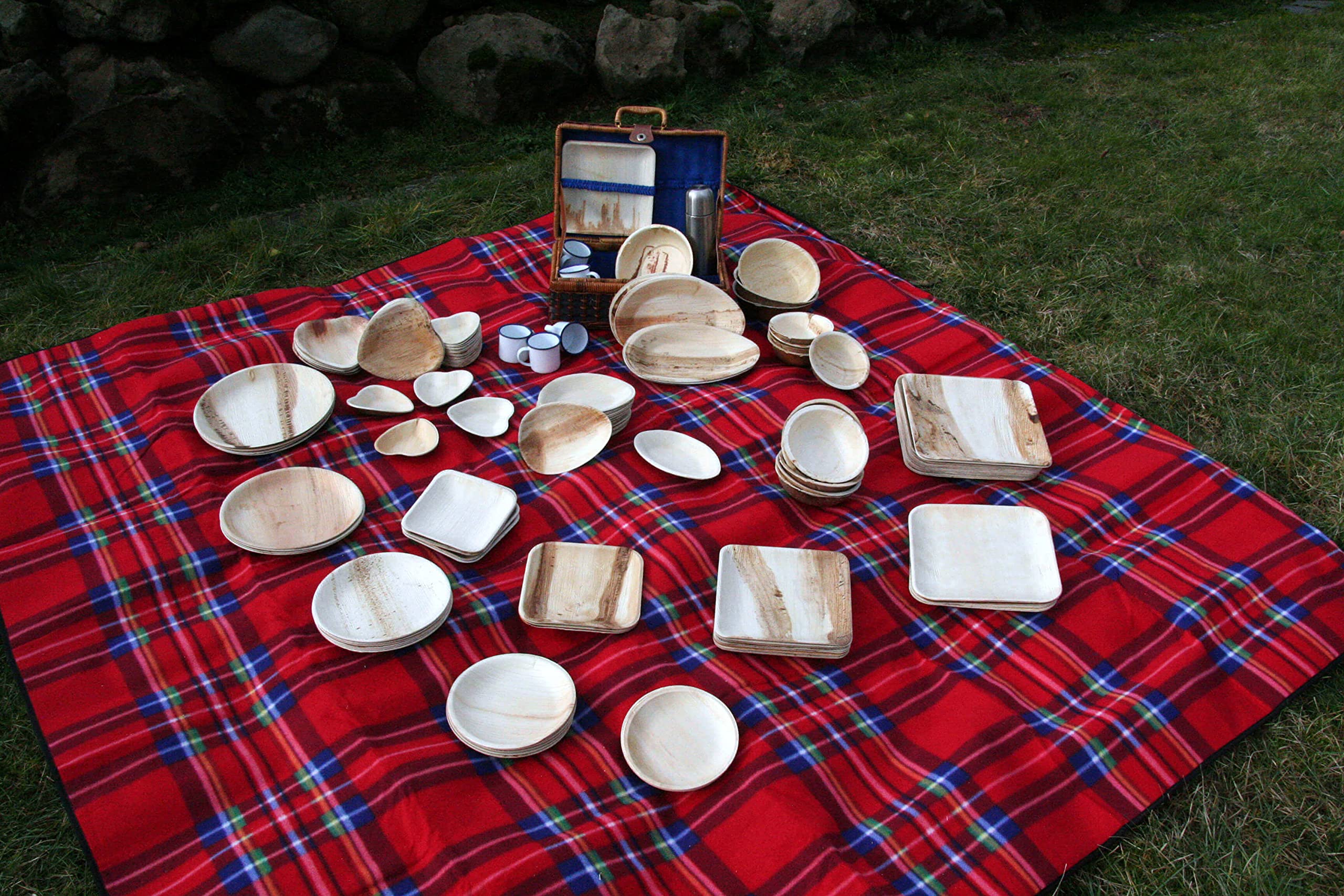 Platos Desechables de Hoja de Palma y Cubiertos de Madera - Set de 25 Cuadrados 25x25 cm, Cuchillos y Tenedores - Vajilla Biodegradable - Elegantes para Fiestas - como Menaje de Bambu