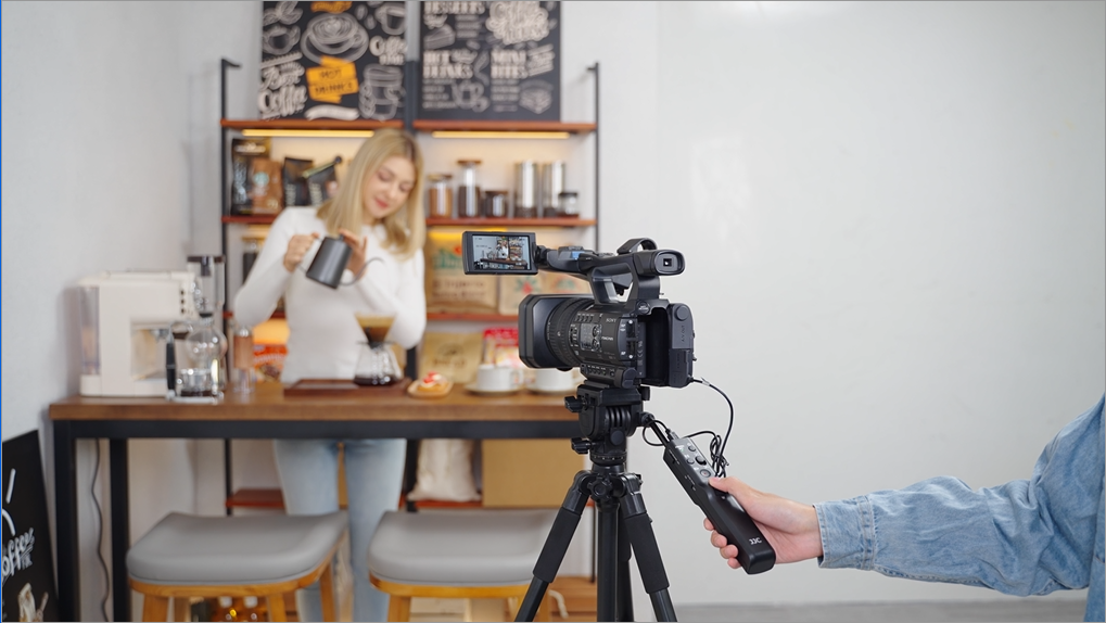Amazon.com : Video Remote Control Tripod for Sony FDR-AX53 AX43