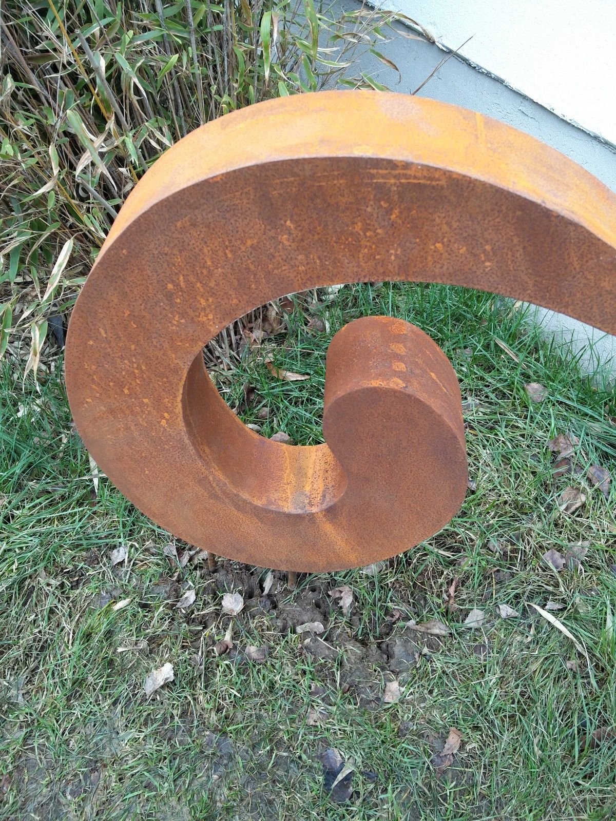 Zen Man Edelrost Gartenstecker Spirale Rost Gartenskulptur aus Metall Garten Figure Glück Symbol Gartendeko 48 * 40 * 8 cm 101510