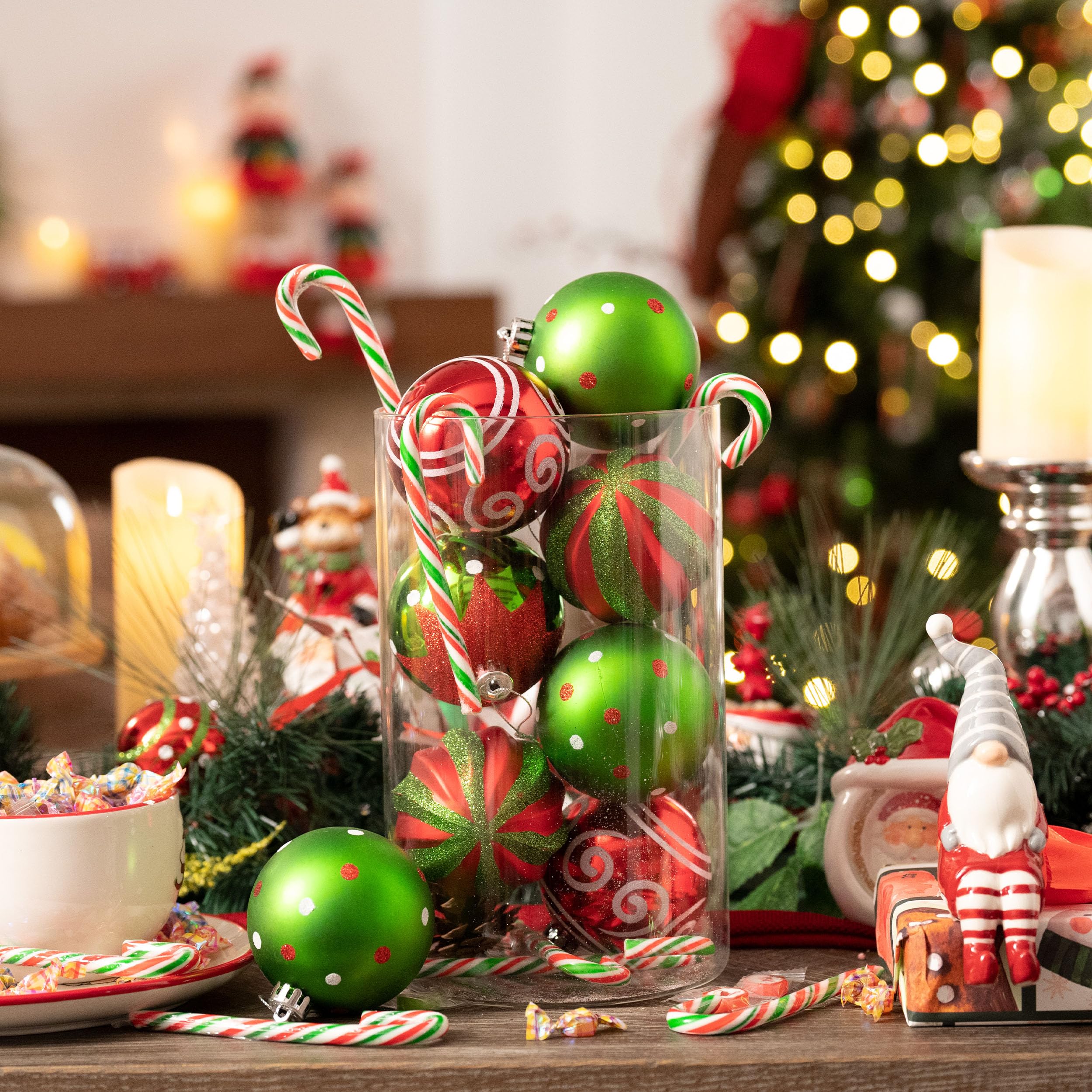 Victor's Workshop 16Pcs Bolas de Navidad 7cm, Adornos de Navidad para Arbol Tema Elfo Setl, Decoración de Bolas Navideños Plástico de Rojo Blanco Verde, Regalos de Colgantes de Navidad (Deleitoso)