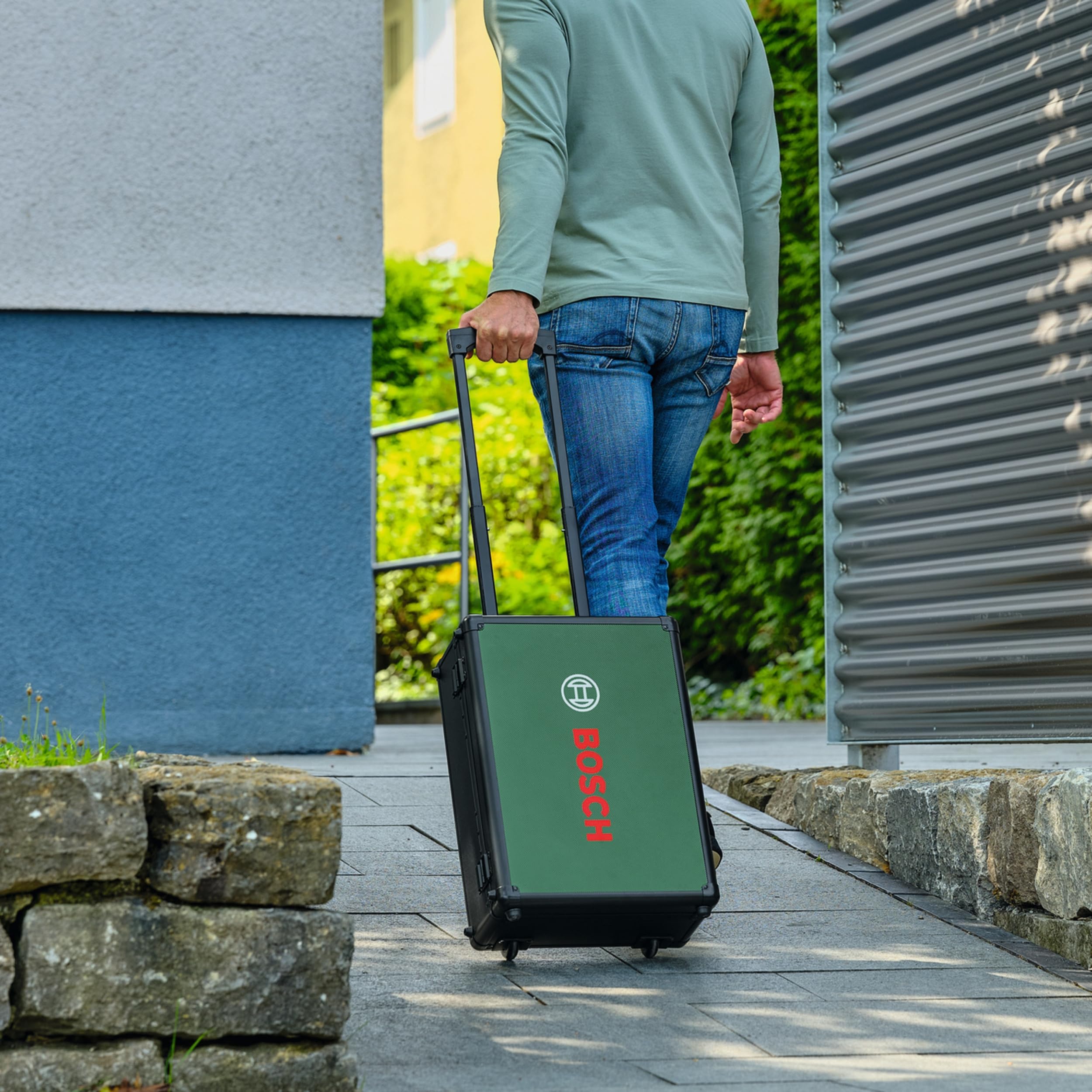 Bosch Mallette à outils roulante 119 pièces (accessoires à main)