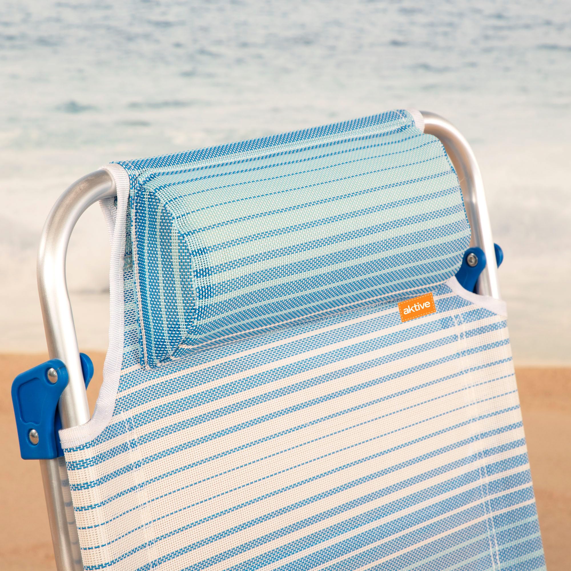 AKTIVE Sedia da spiaggia pieghevole, 8 posizioni, strisce blu, 47 x 49 x 82 cm, include cuscino imbottito, maniglie per il trasporto, portata 110 kg, sedie da spiaggia, multiposizione, schienale