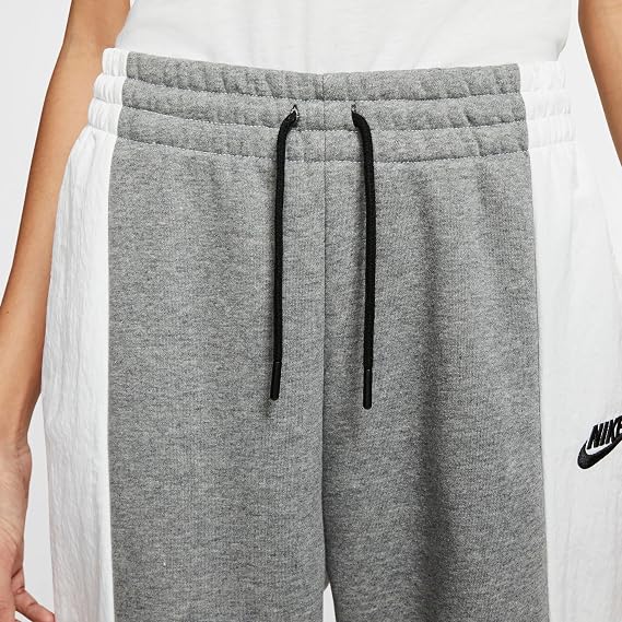 Amazon.com: Nike Sportswear Women's 