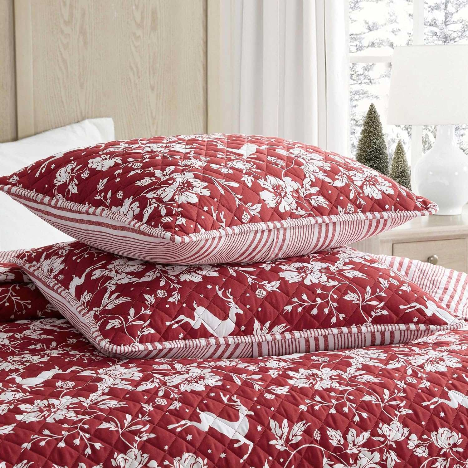 Martha Stewart - Queen Quilt Set, Classic Quilted Bedding, Lightweight, Incredibly Soft & Wrinkle Resistant Quilt with Matching Pillowcases, 3 Piece Bed Set (Dancing Deer Red) - Image 8