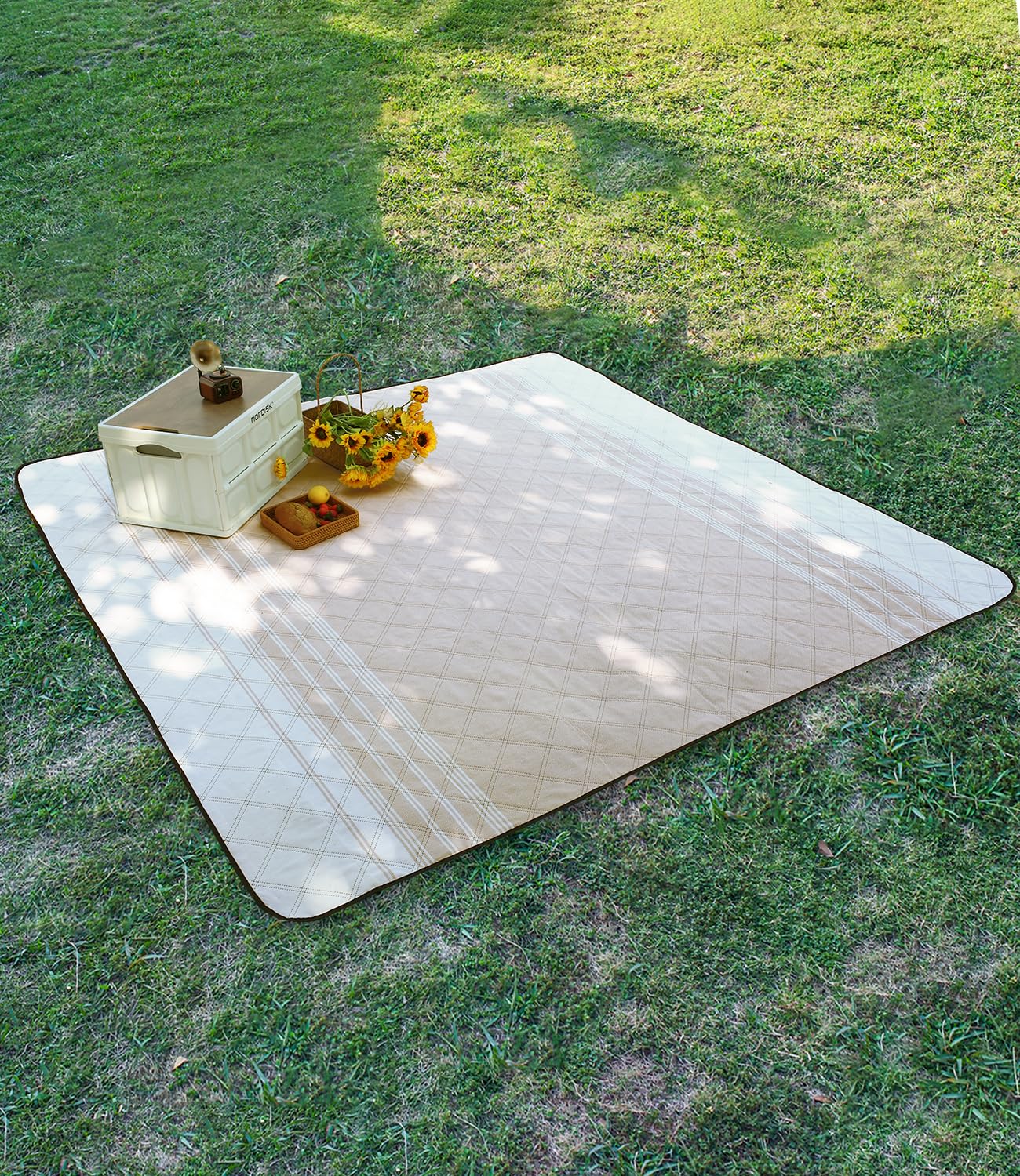 DEWUR Couverture de pique-nique, imperméable, lavable, couverture de plage, anti-sable, XXL, couverture de camping, tapis de plage, isolée avec fond imperméable (kaki, 200 x 200 cm)