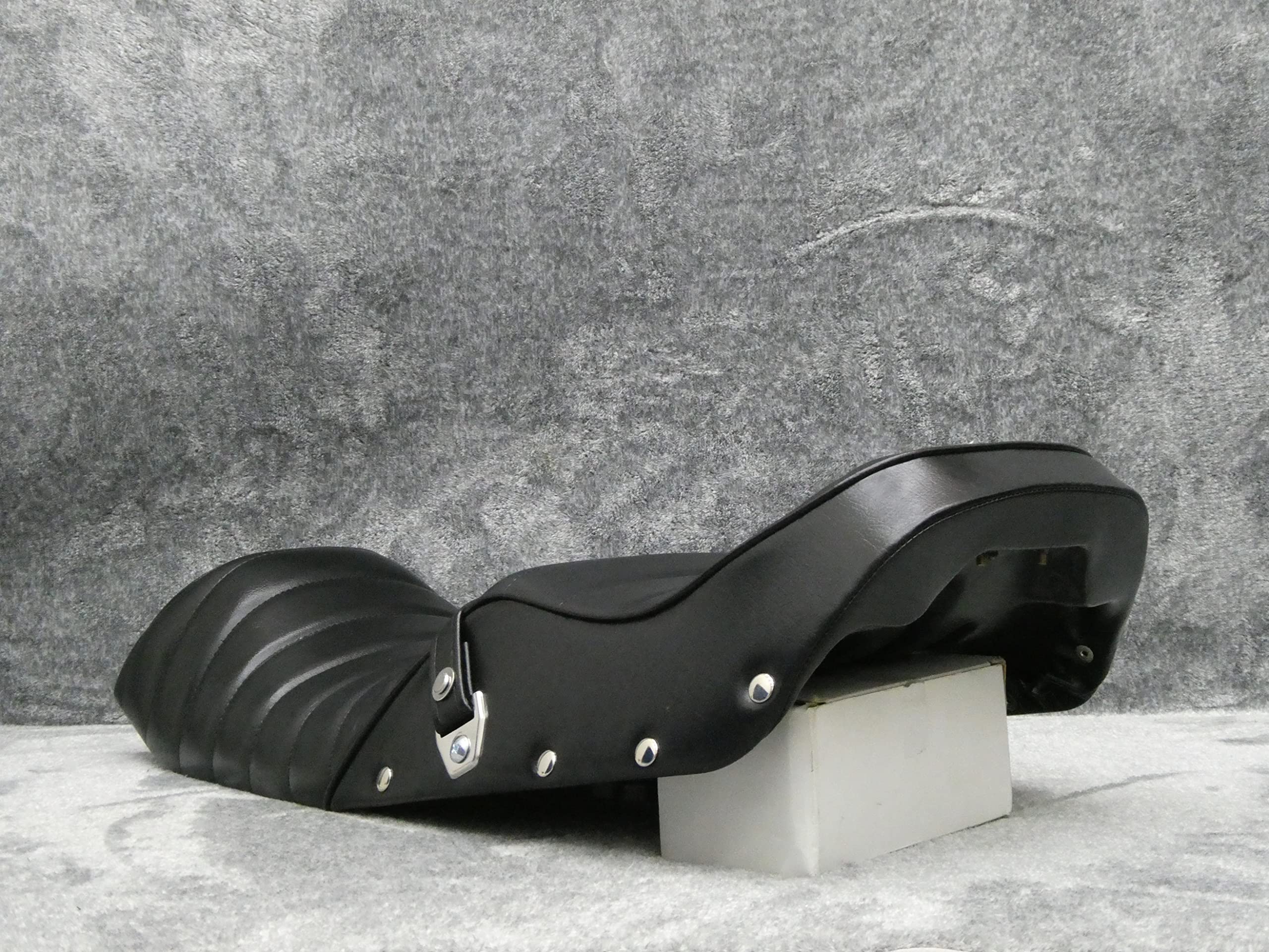 Amazon | GSX400FS タックロールシート 黒皮ボタン/インパルス