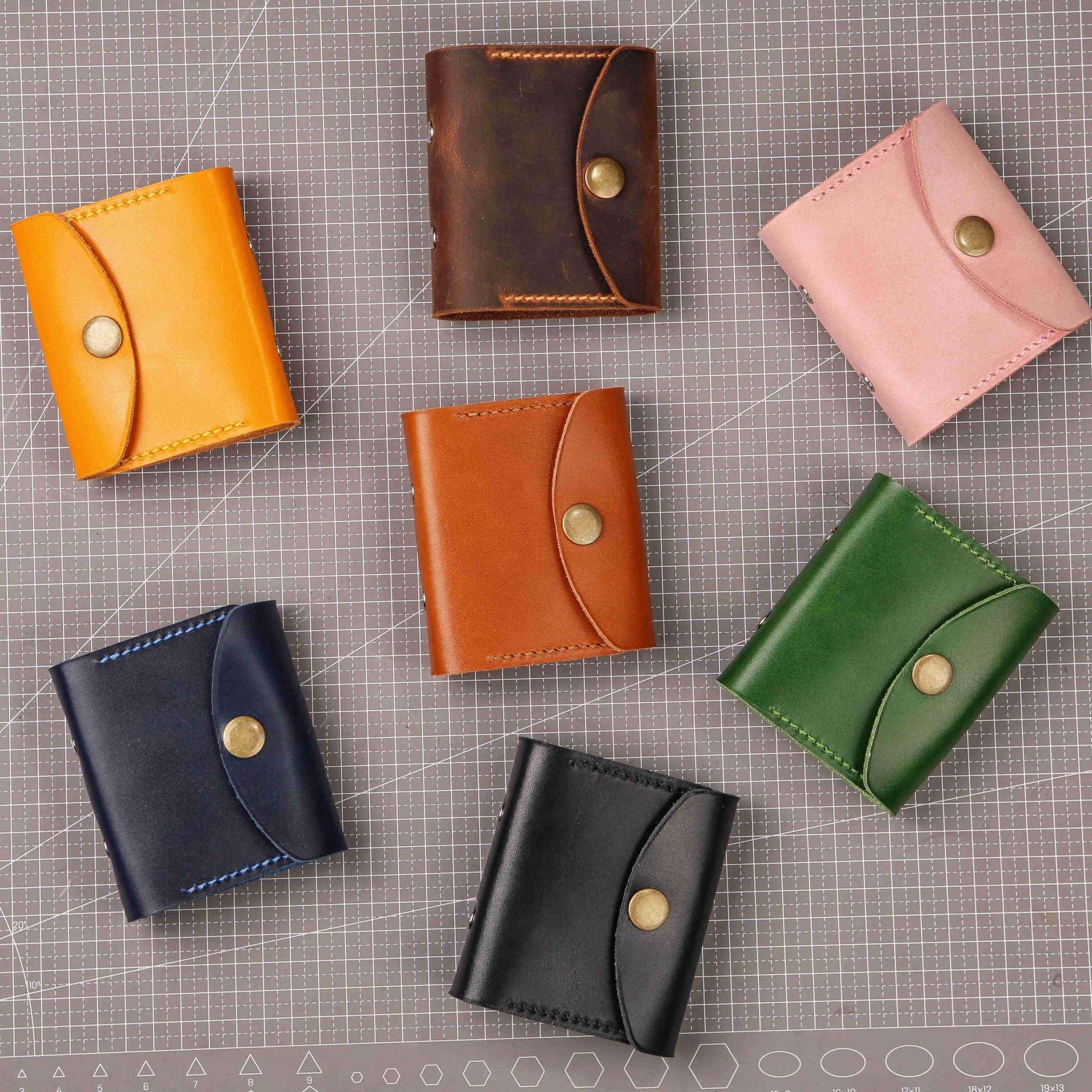 A8 Size Mini Organizer, Genuine Leather, 3 Ring Binder Cover, Snap Button, Pocket Mini Binder Notebook, Cute, 3 Hole Binder, Word Book, Memorial Book, Notepad, 80 Sheets Horizontal Ruled Refill Paper,