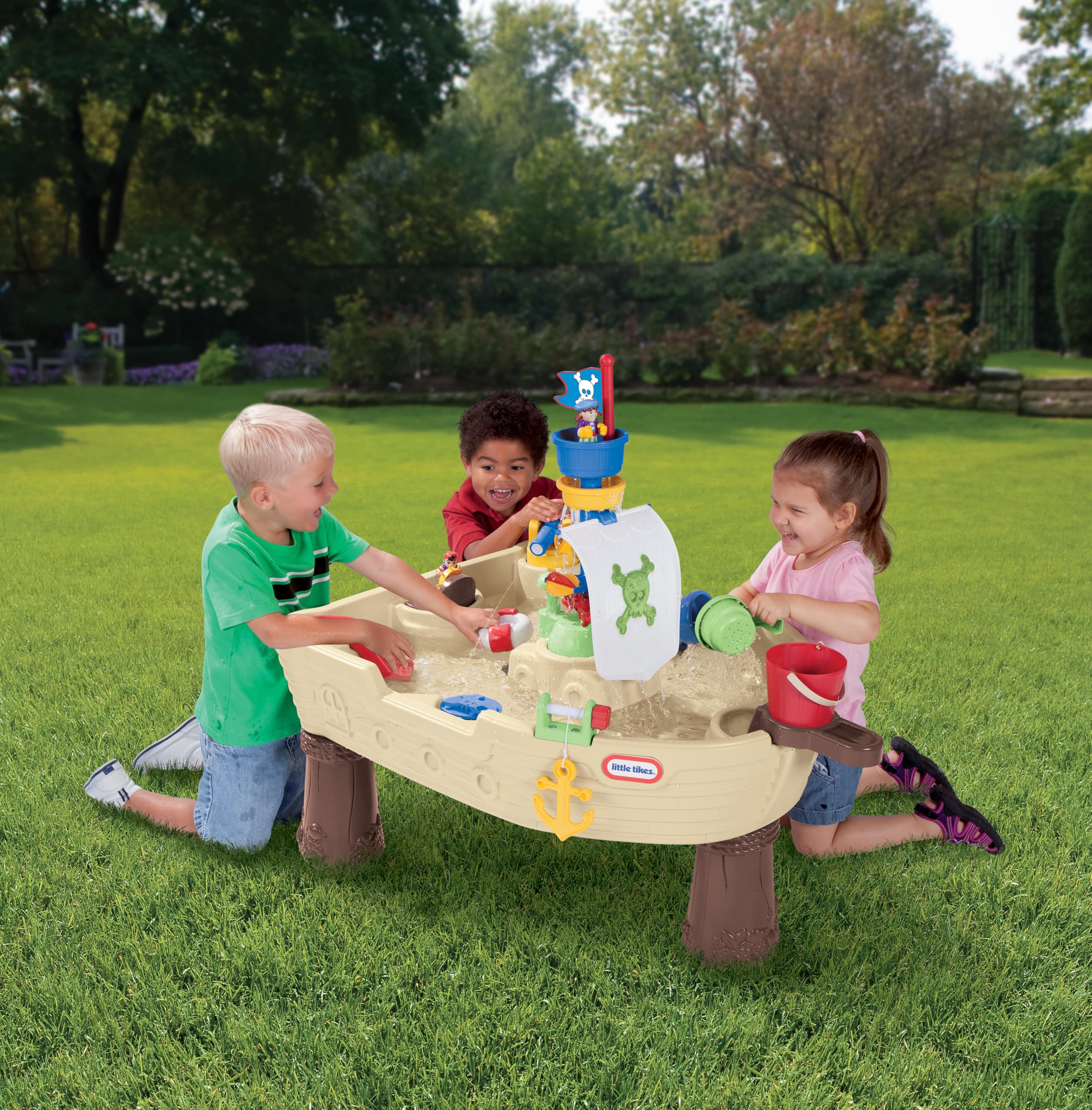 Little Tikes Anchors Away Pirate Ship - Mesa de Juego Acuática con Cañón, Spinner y Diversión con Salpicaduras, Fomenta el Juego Creativo, para Niños Entre 3 y 10 Años