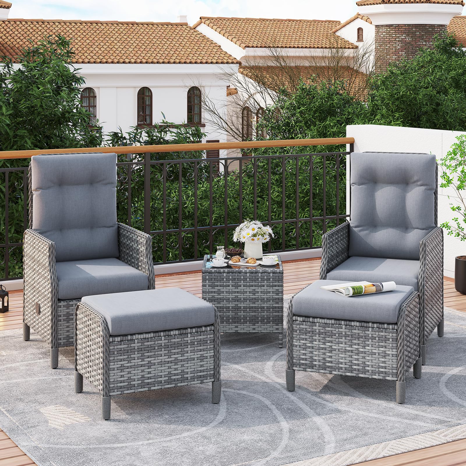 Amopatio Rattan Gartenmöbel Set mit 2 Verstellbarem Rattan Sessel, 2 Hocker & Glastisch, Wetterfest Lounge Möbel Outdoor mit Softkissen, für Garten,Terrasse & Balkon, Grau-meliert & Dunkelgraue Bezüge
