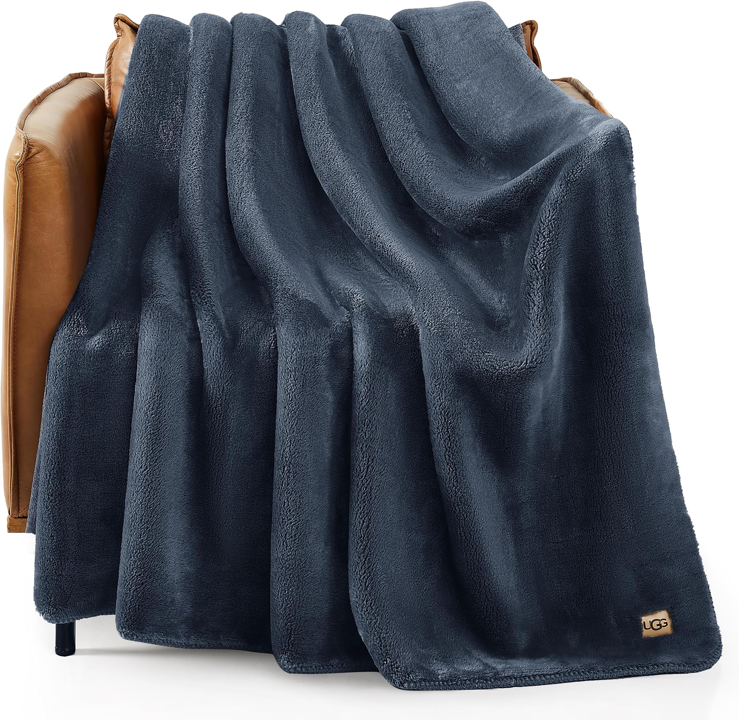 Amazon.com: Nike Sportwear Faux Fur Blanket DO3793 200 