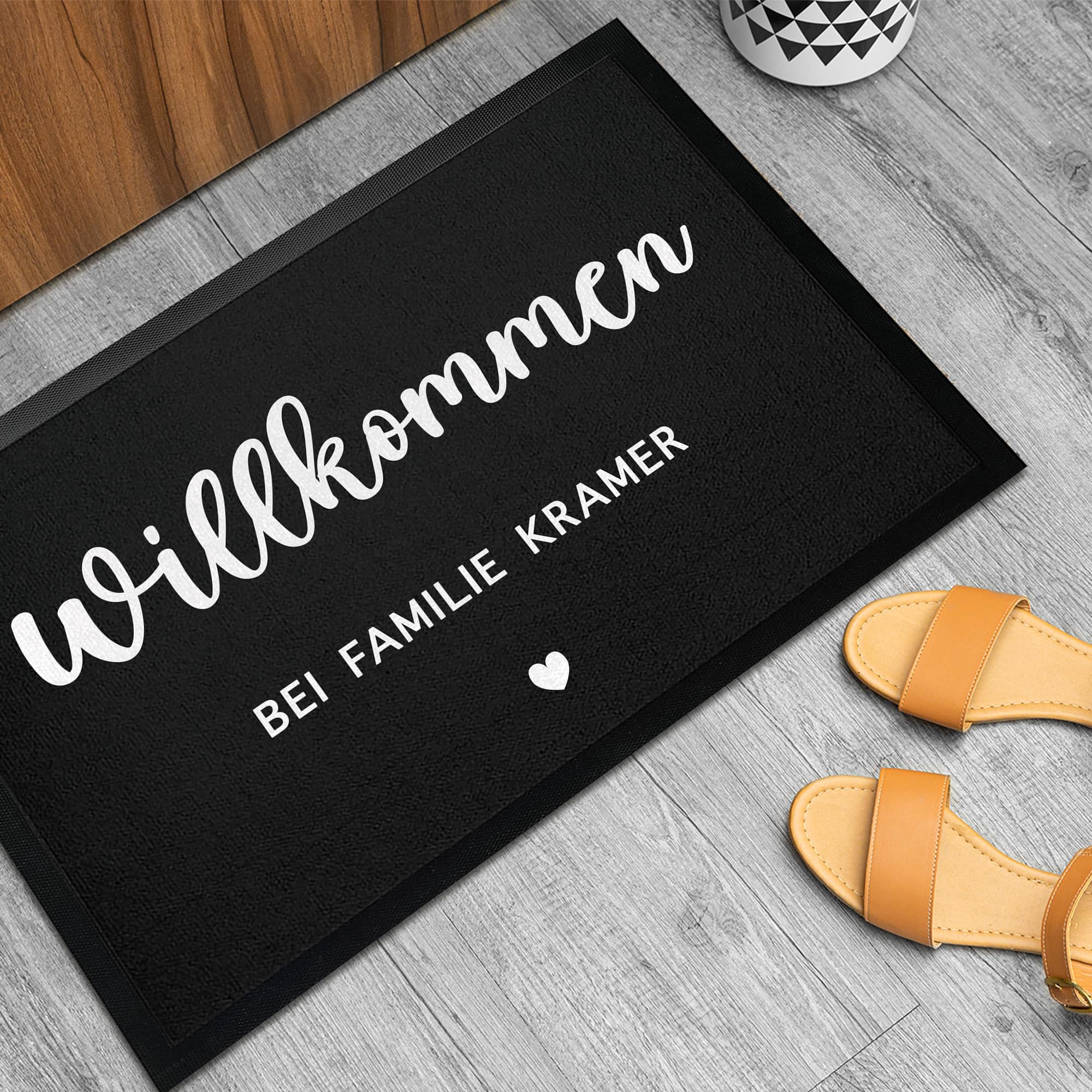 Willkommen Fußmatte Personalisiert Familie Name bis 120cm | Türmatte personalisiert schwarz als Geschenk zum Einzug, Hochzeit, Verlobung, Geburtstag mit Wunschtext (80x60cm)