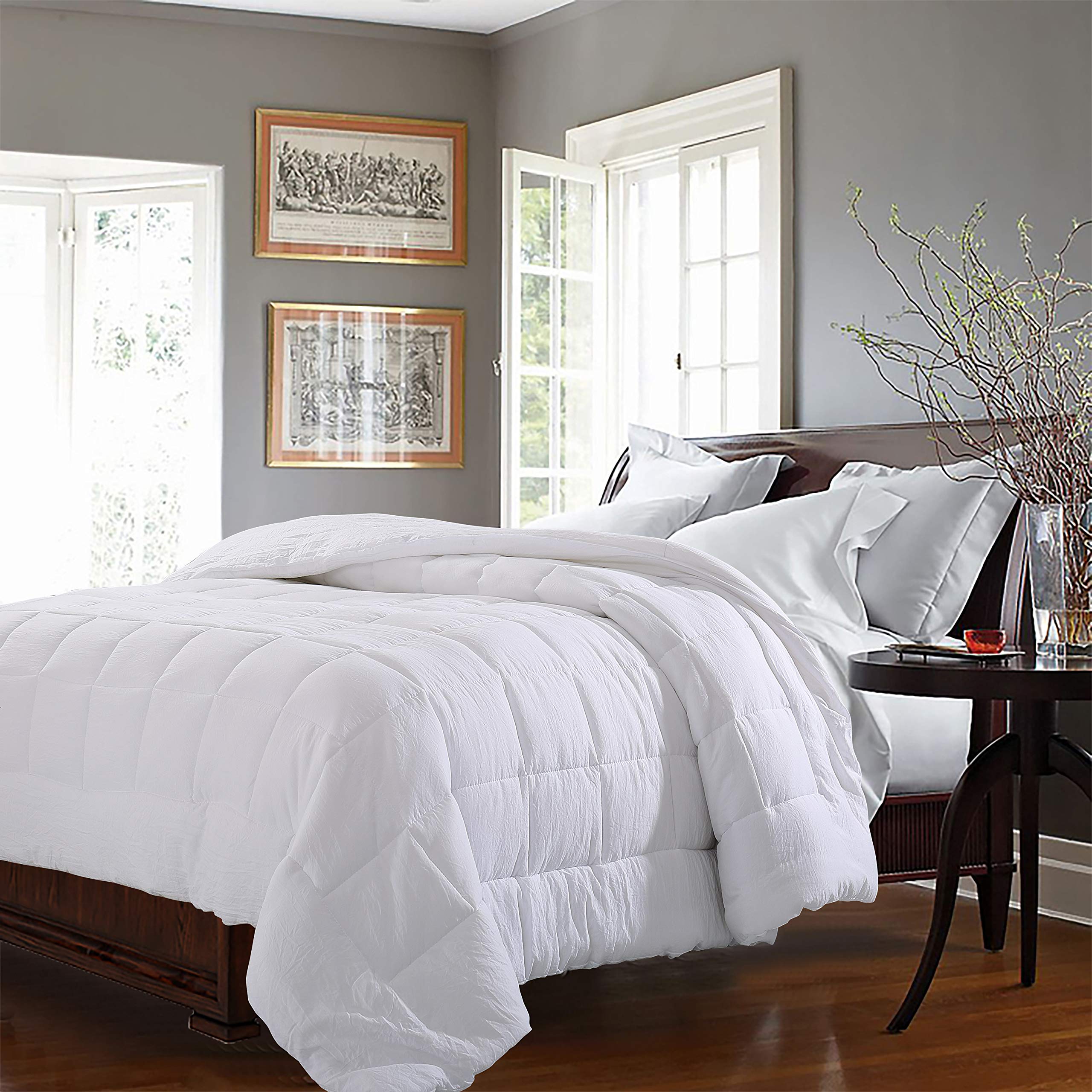 EVOLIVE All Season Pre Washed Soft Microfiber White Goose Down Alternative Comforter with Box Stitching (White,Full/Queen)