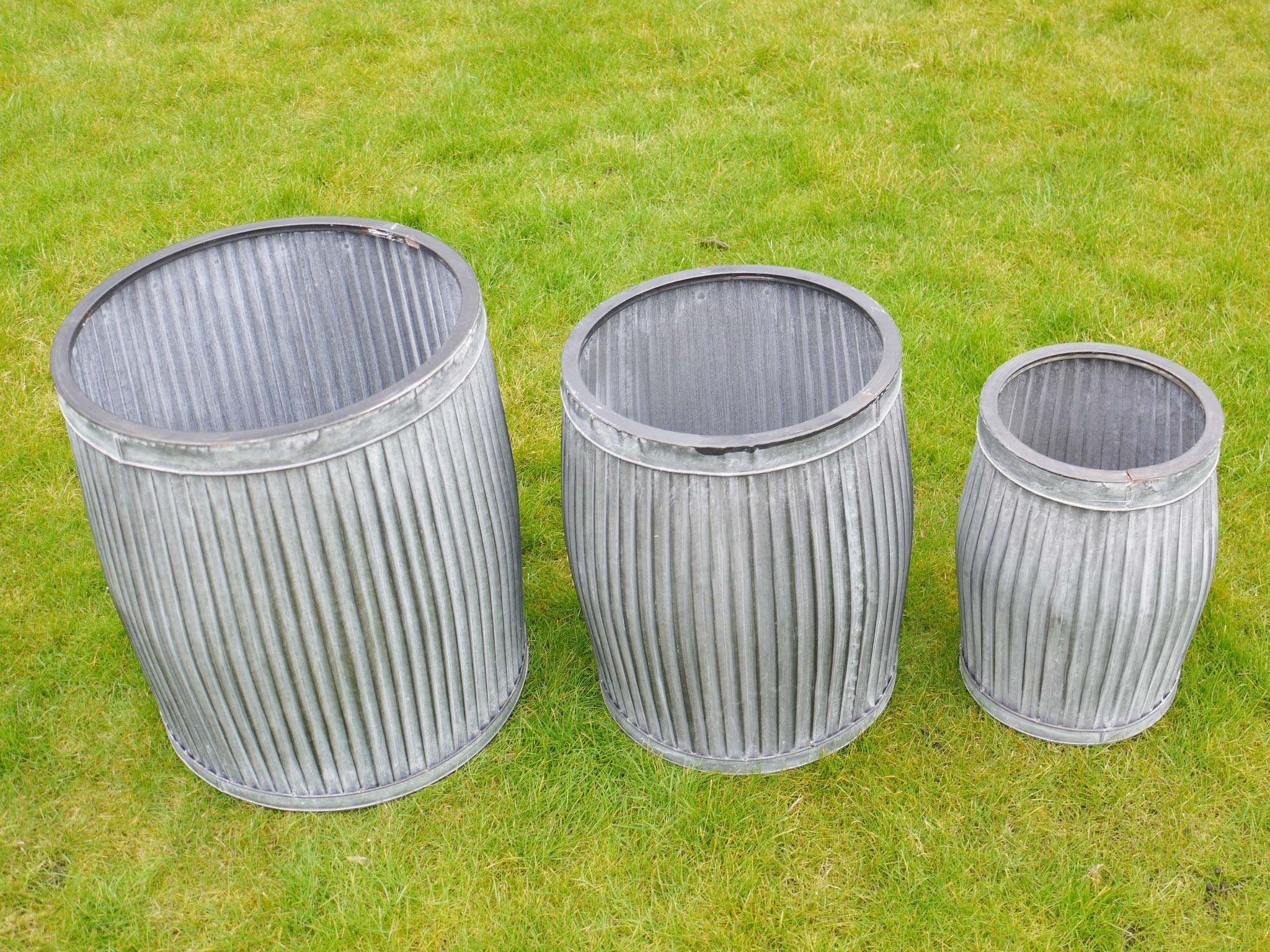Annibells Silver Vintage Round Metal Garden Planters (Medium)