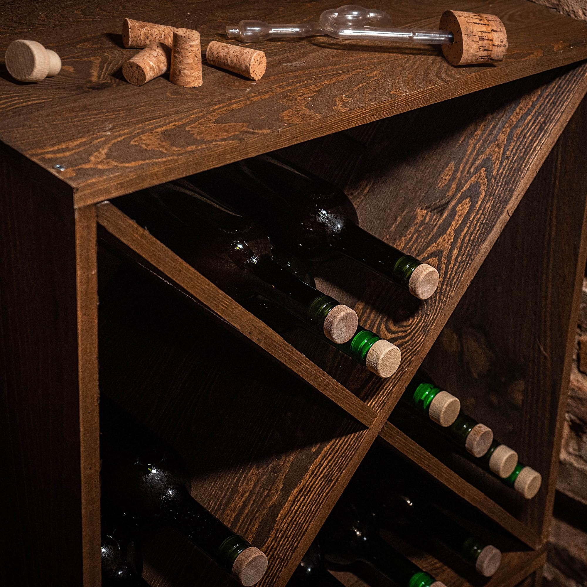 KADAX Étagère à vin en bois - 52 x 25,5 x 52 cm - Support empilable - Étagère pour bouteilles - Armoire naturelle rustique - Peu encombrante - Fabriqué en UE - Montage facile