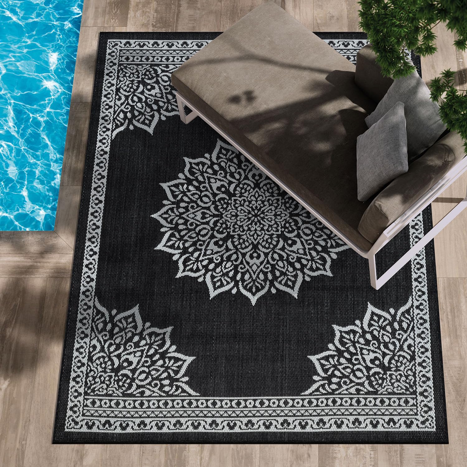 Black Outdoor Rug 5x7