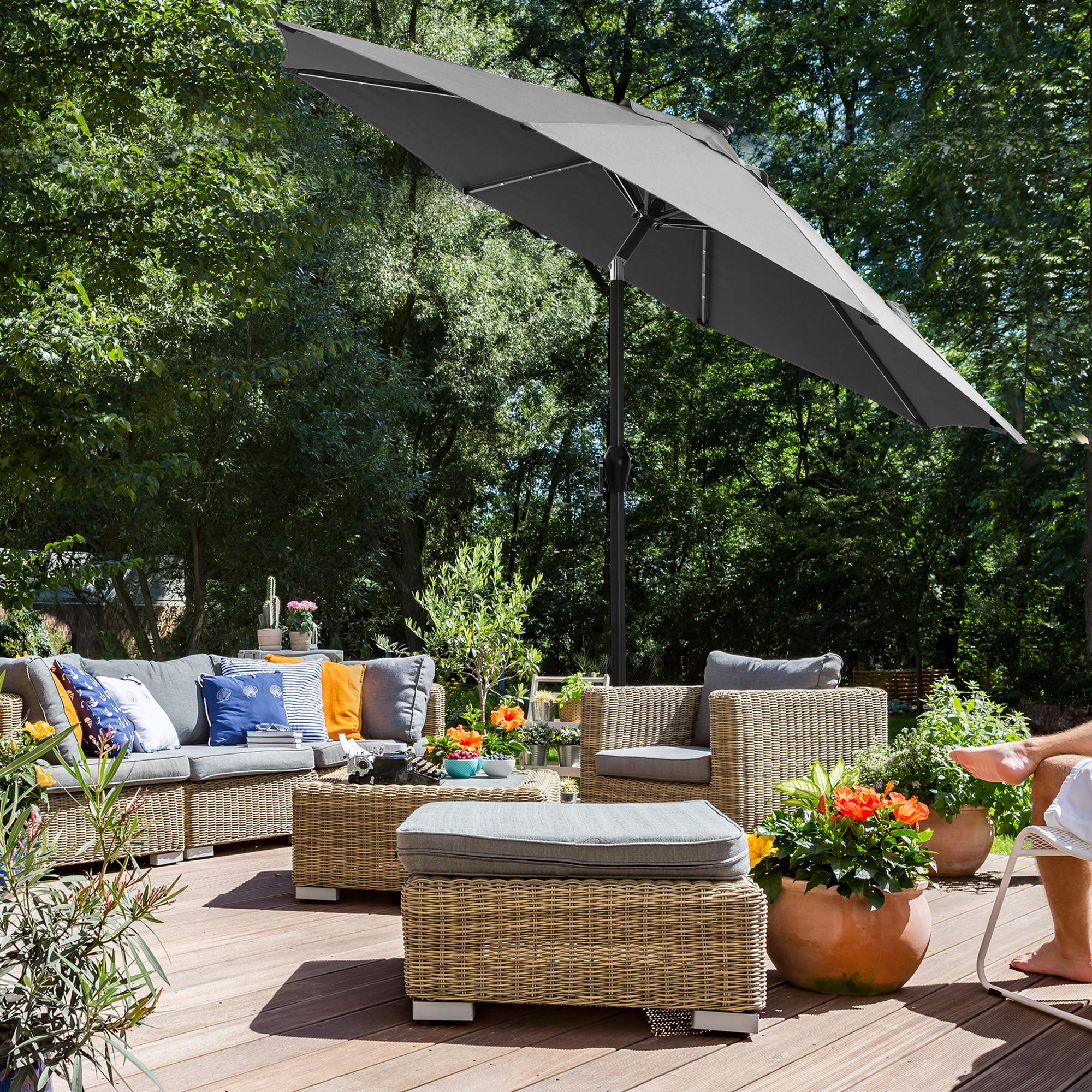 SONGMICS Parasol 300 cm avec éclairage solaire LED, 32 lumières LED, protection UV UPF 50+, pliable à 30°, pour jardin, terrasse, piscine, balcon, sans support, gris GPU33GY