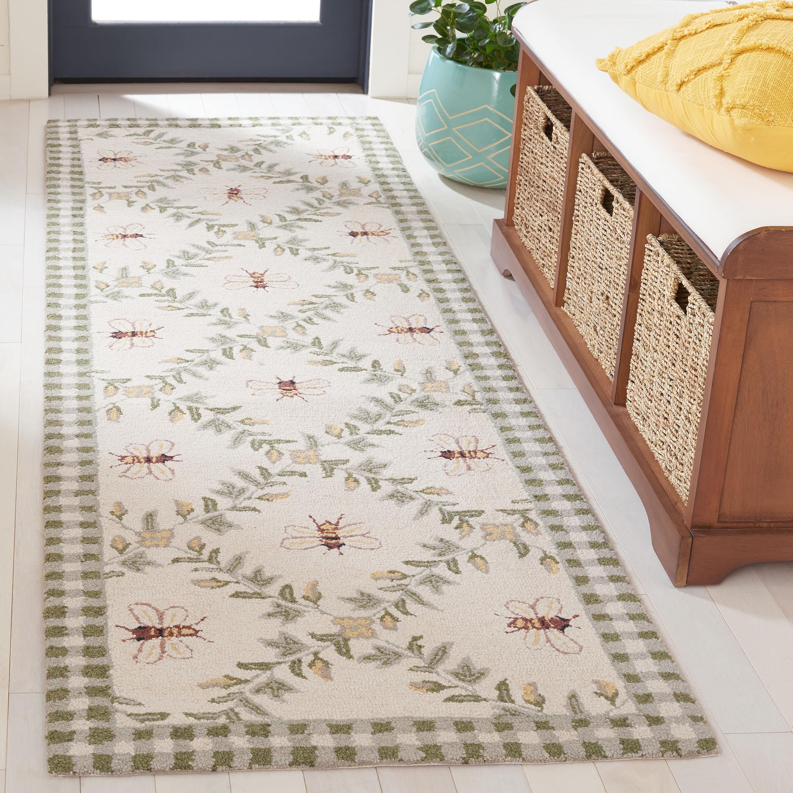 SAFAVIEH Chelsea Collection Runner Rug - 2'6" x 6', Ivory & Green, Hand-Hooked French Country Wool, Ideal for High Traffic Areas in Living Room,