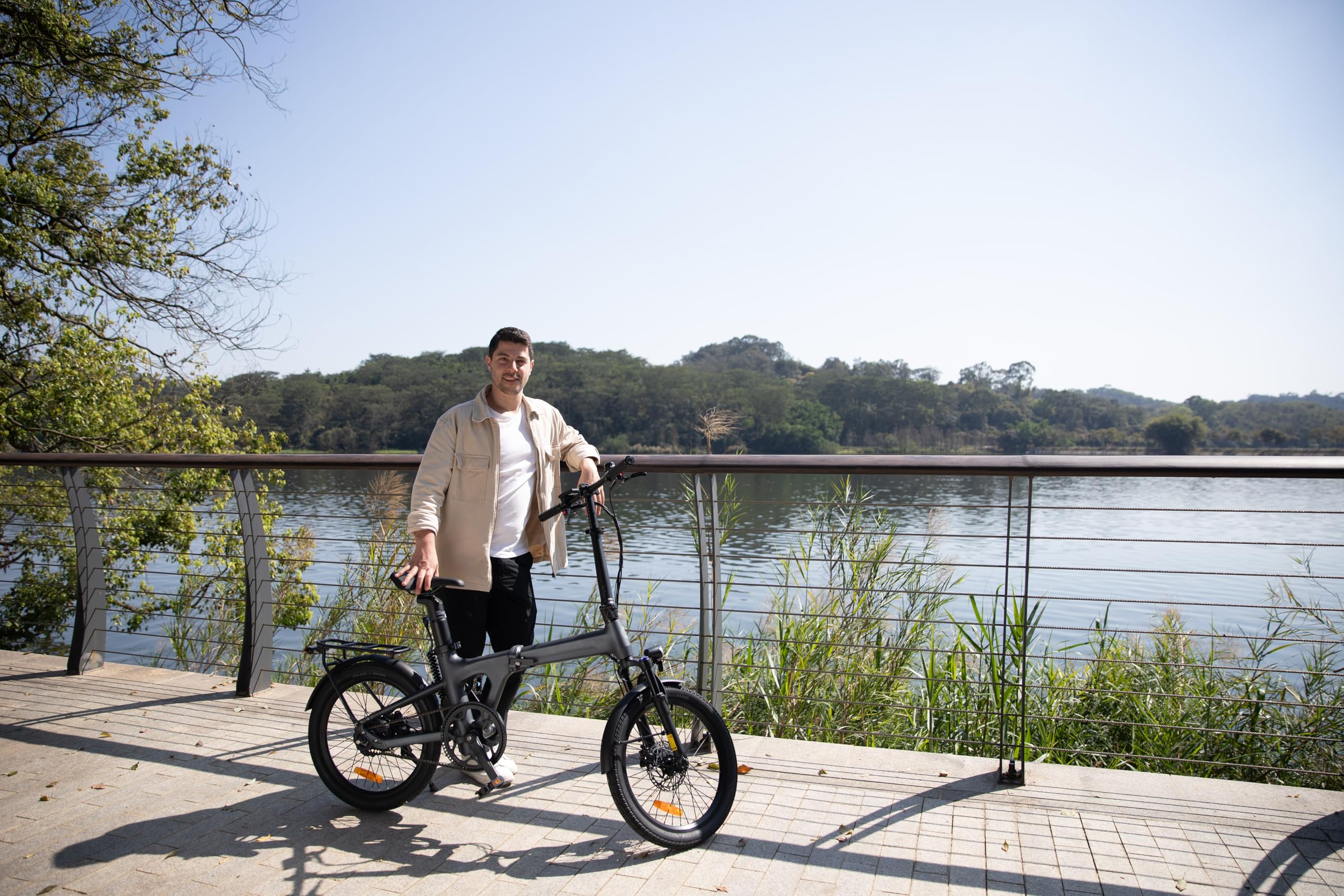 Vélo électrique Pliant ADO Air20S 20", Léger 18,5 kg, Entraînement par Courroie, Max 25km/h, Pédalage Assisté, Capteur de Couple, Batterie 36 V 9,6 Ah, Autonomie de100 KM (Version Amortisseur)
