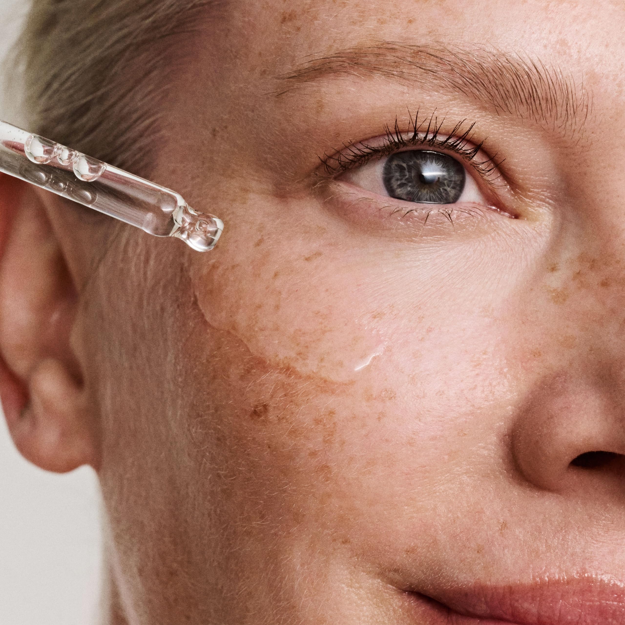 Skjur Anti-Pigment Serum - Niacinamide 10% [mit Glycoin, CutiGuard CLR & Niacinamid] - Anti Pigmentflecken Gesichtspflege Damen - Anti Aging Face Care - Gesichtsserum - vegane Skincare (30ml)