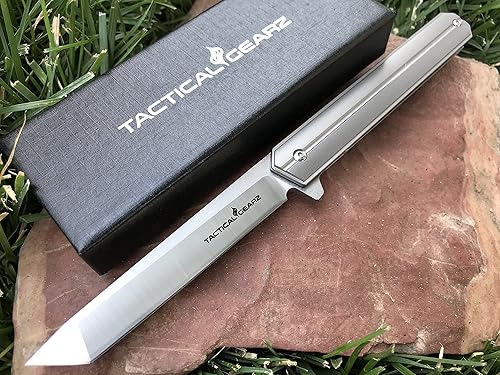 TACTICAL GEARZ Navaja de bolsillo de titanio para EDC! Mango de titanio sólido Tc4! Hoja tanto de acero D2! Incluye funda (Seren Platinum)