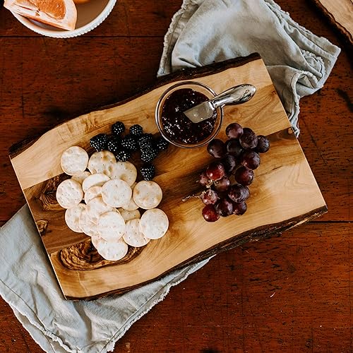 Miniatura 3 de Tramanto Farmhouse - Tabla de madera para servir con corteza, plato de madera de olivo rústica de 15 x 10 pulgadas
