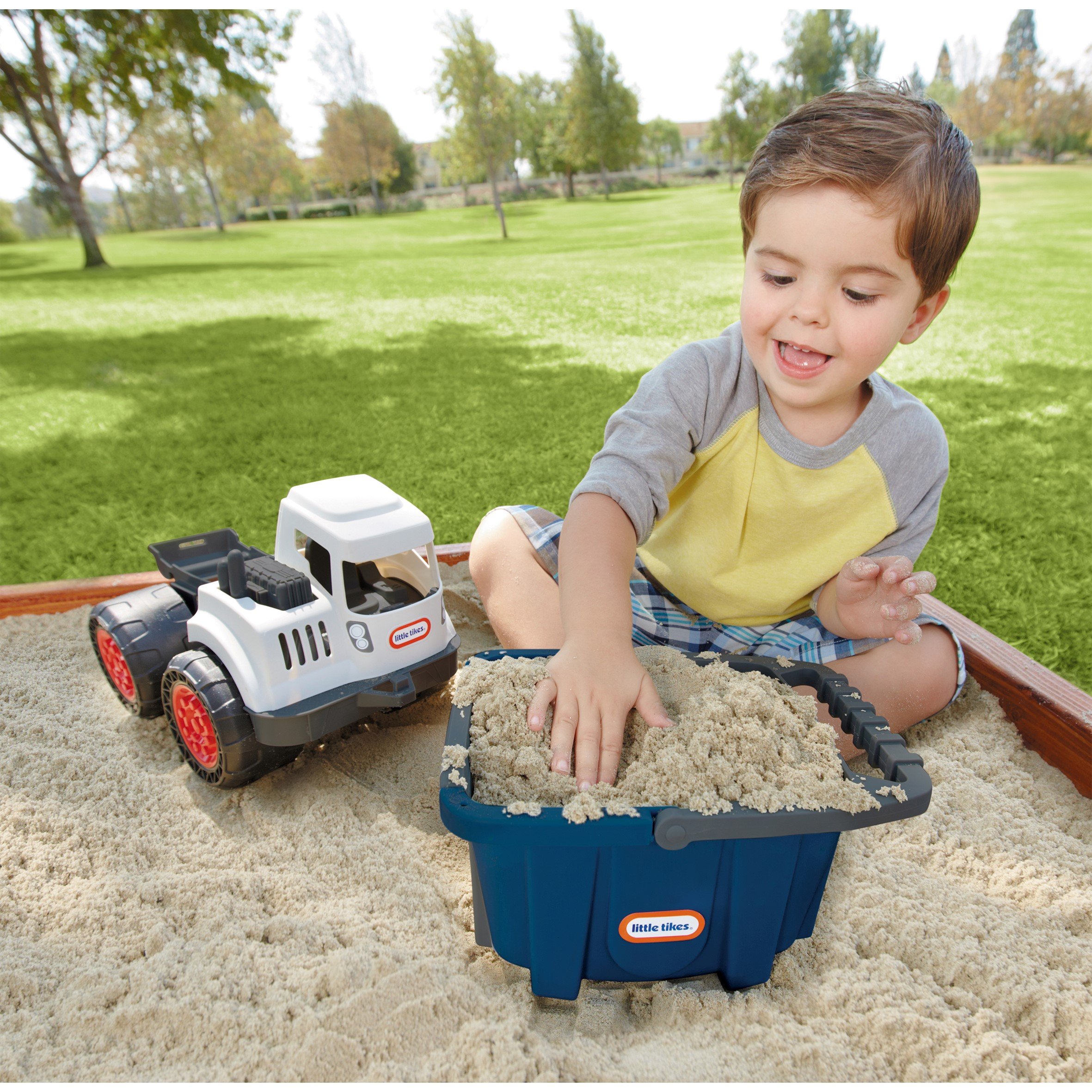 MGA Entertainment 642937E4C - Dirt Diggers Kipplaster, Sandspielzeug