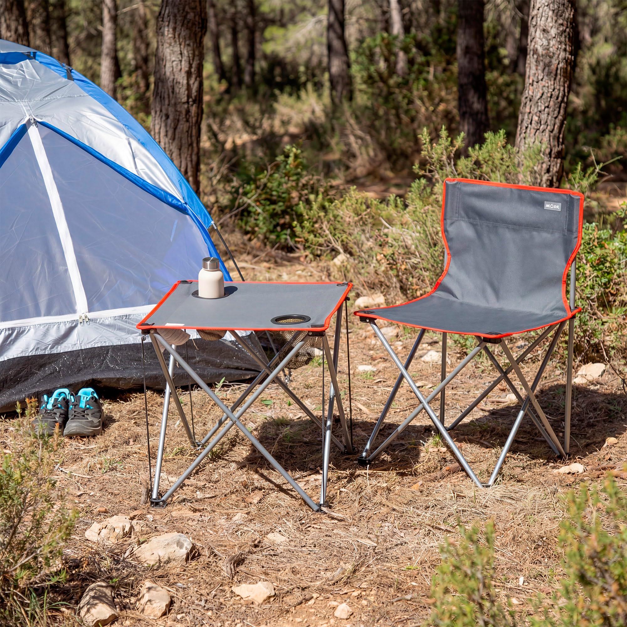 AKTIVE Set Camping Plegable, Mesa 46x46x46 cm, 2 sillas de 43x43x71 cm, Gris, Estructura Acero, Topes antivuelco, Peso soportado 110 kg, Posavasos Integrados, Bolsa de Transporte (63182)