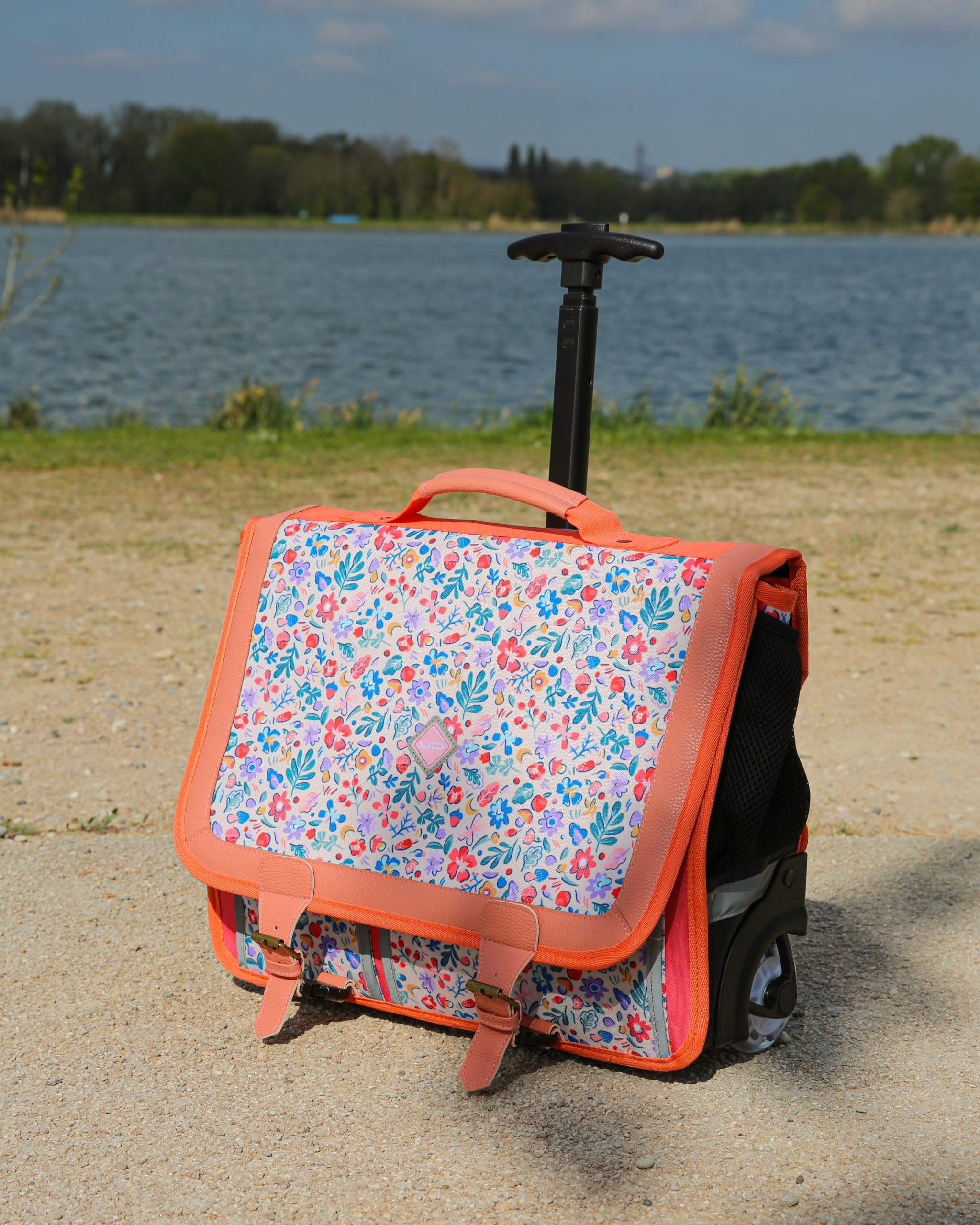 BODYPACK - Cartable à Roulettes Bloom 41cm - Fille - Recyclé - 2 Compartiments - Roues Lumineuses - Polyester - Cartable Scolaire Primaire
