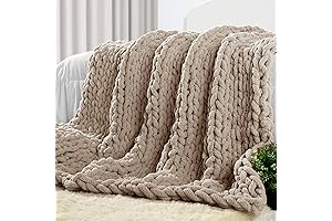 Chunky Knit Throw Blanket: A Luxurious Woven Haven