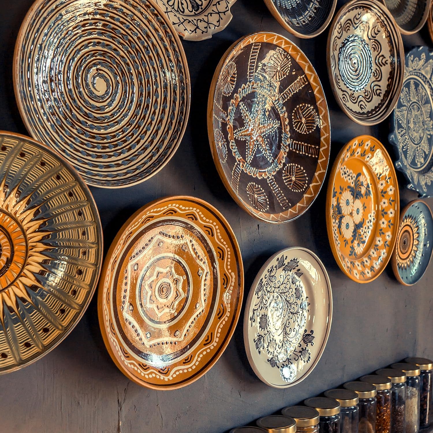 30 Pcs Self Adhesive Frame Hanger, Picture Hanger Hooks Without Nails, Invisible Plastic Sticky Hanging for Plate, Photo, Wall, Art Decor (Square + Round)