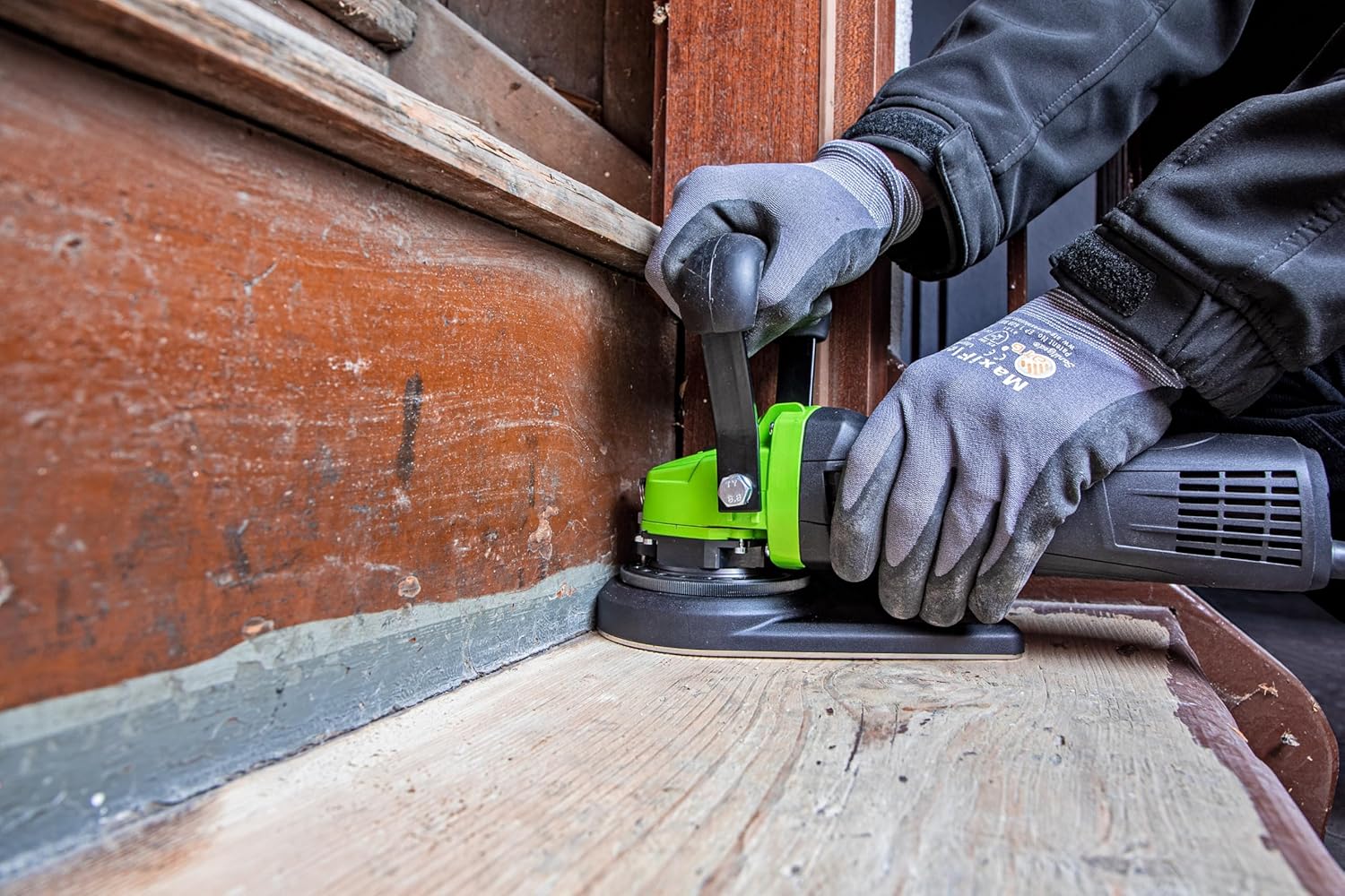 Eibenstock Surface Router in use on wood