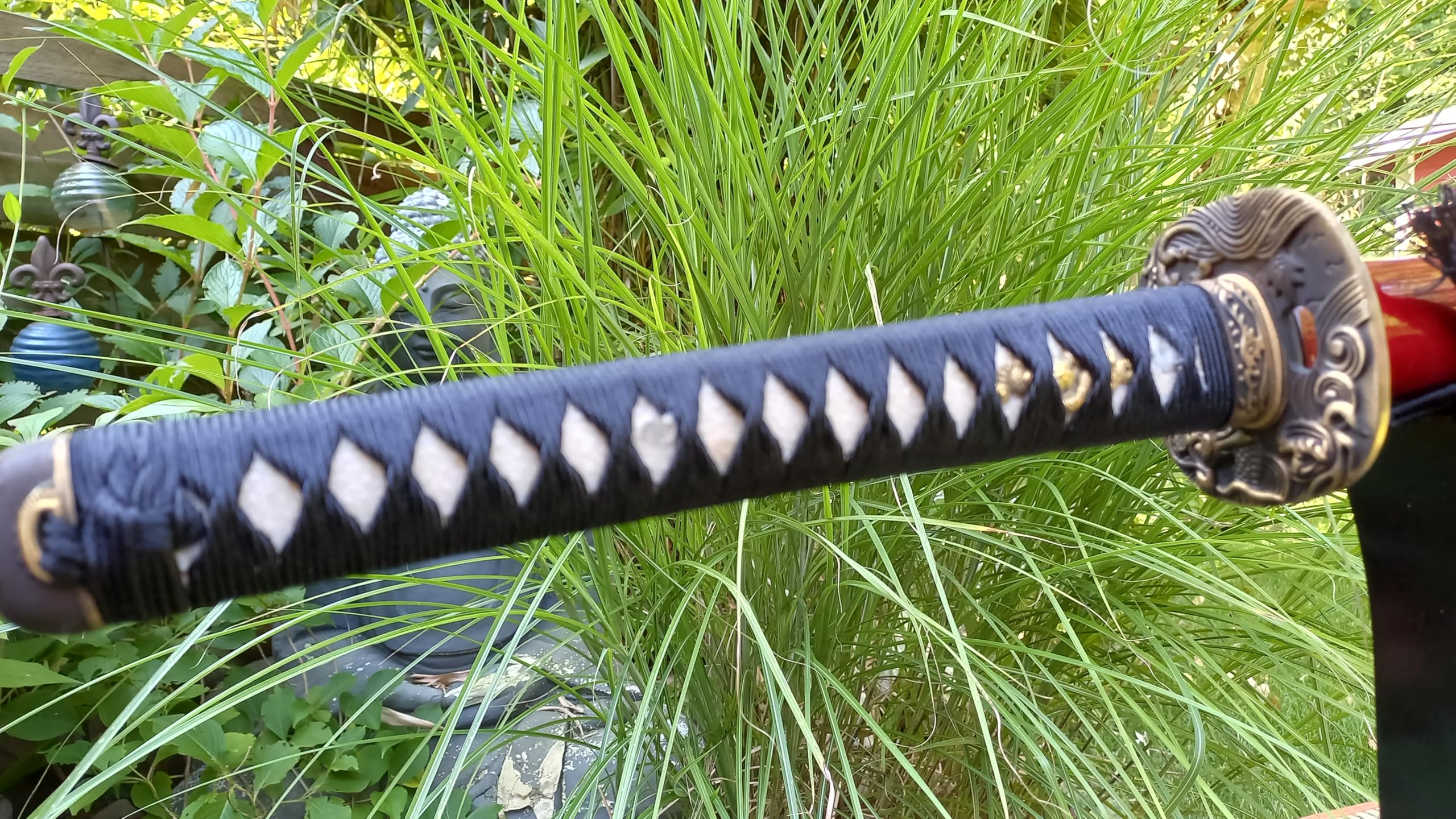 Samurai Schwerter Dragon Samurai Katana - scharf, echt & handgeschmiedet - gefaltetes Katana Schwert ohne Ständer - echtes Japanisches Samurai Sword aus Kohlenstoffstahl - Japan Deko Katanas